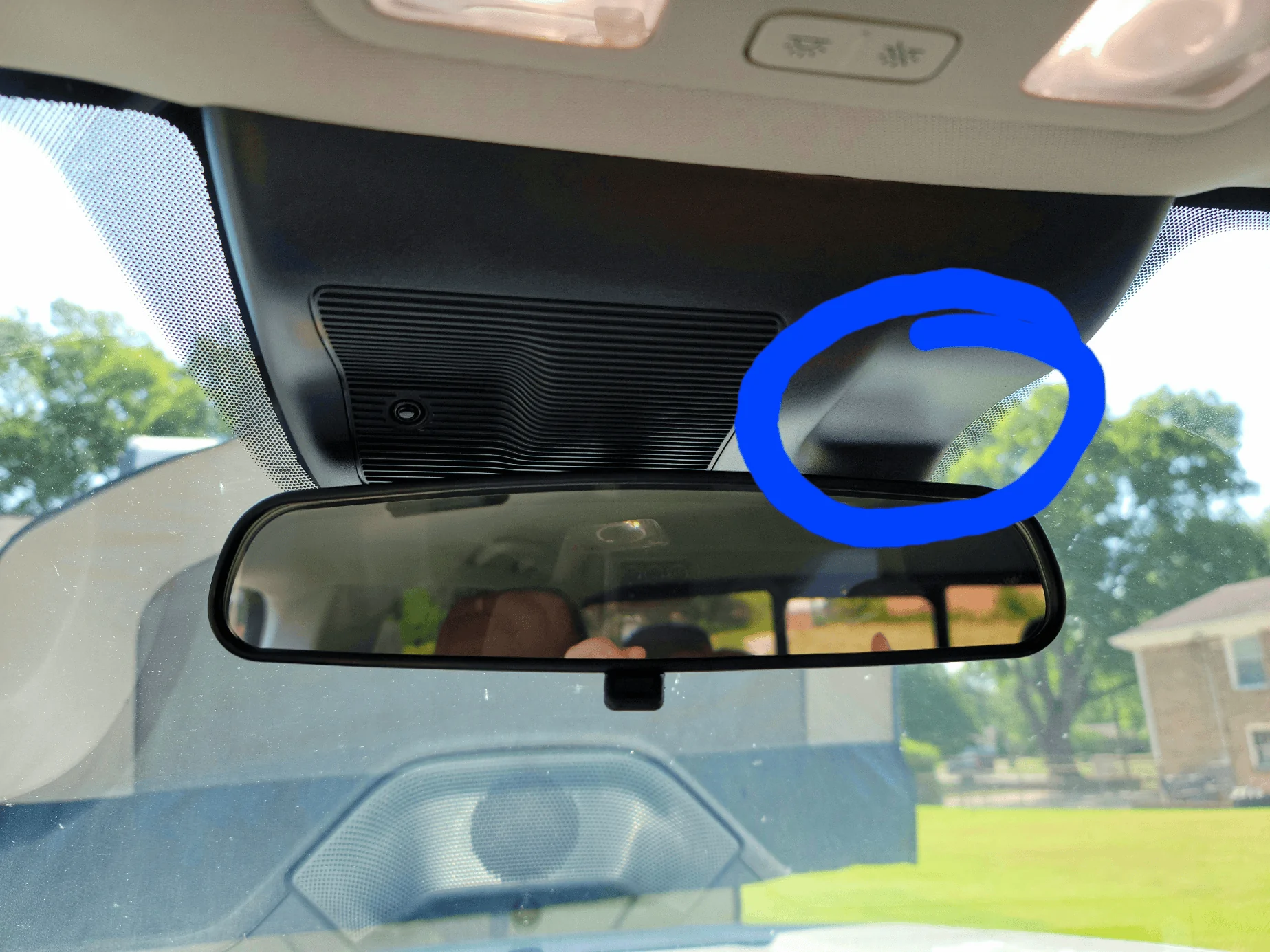 Ford Maverick Interior rearview mirror restricting forward visibility 20230602_095658
