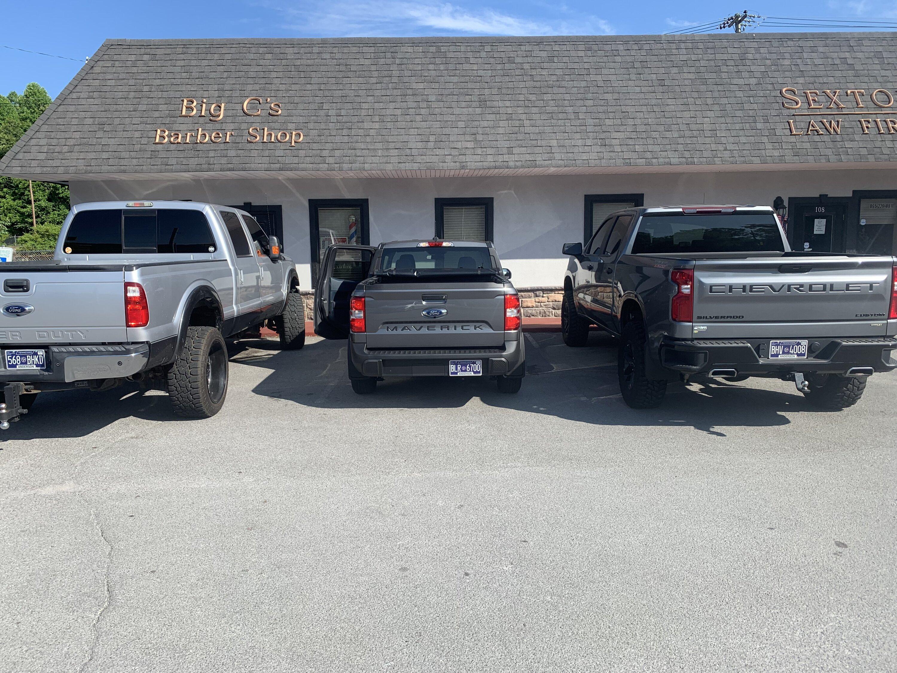 Ford Maverick Post your Maverick next to ridiculously large trucks - photos thread IMG_9215