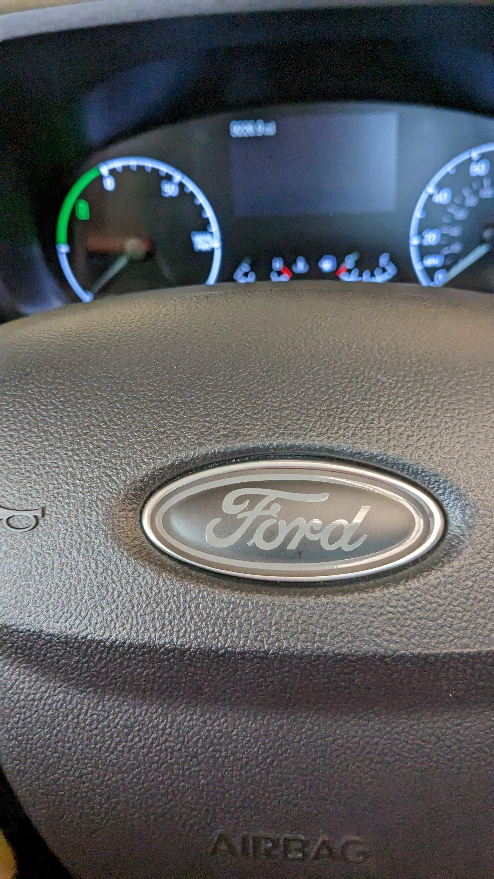 Ford Maverick Ford Blue Oval change PXL_20230520_204036948