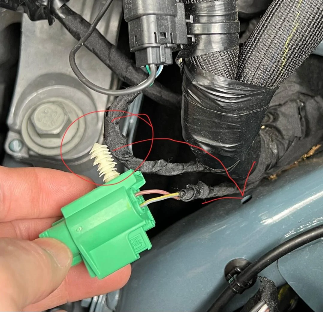 Ford Maverick Mystery green plug on the driver side Screenshot_20230606_184431_Chrom