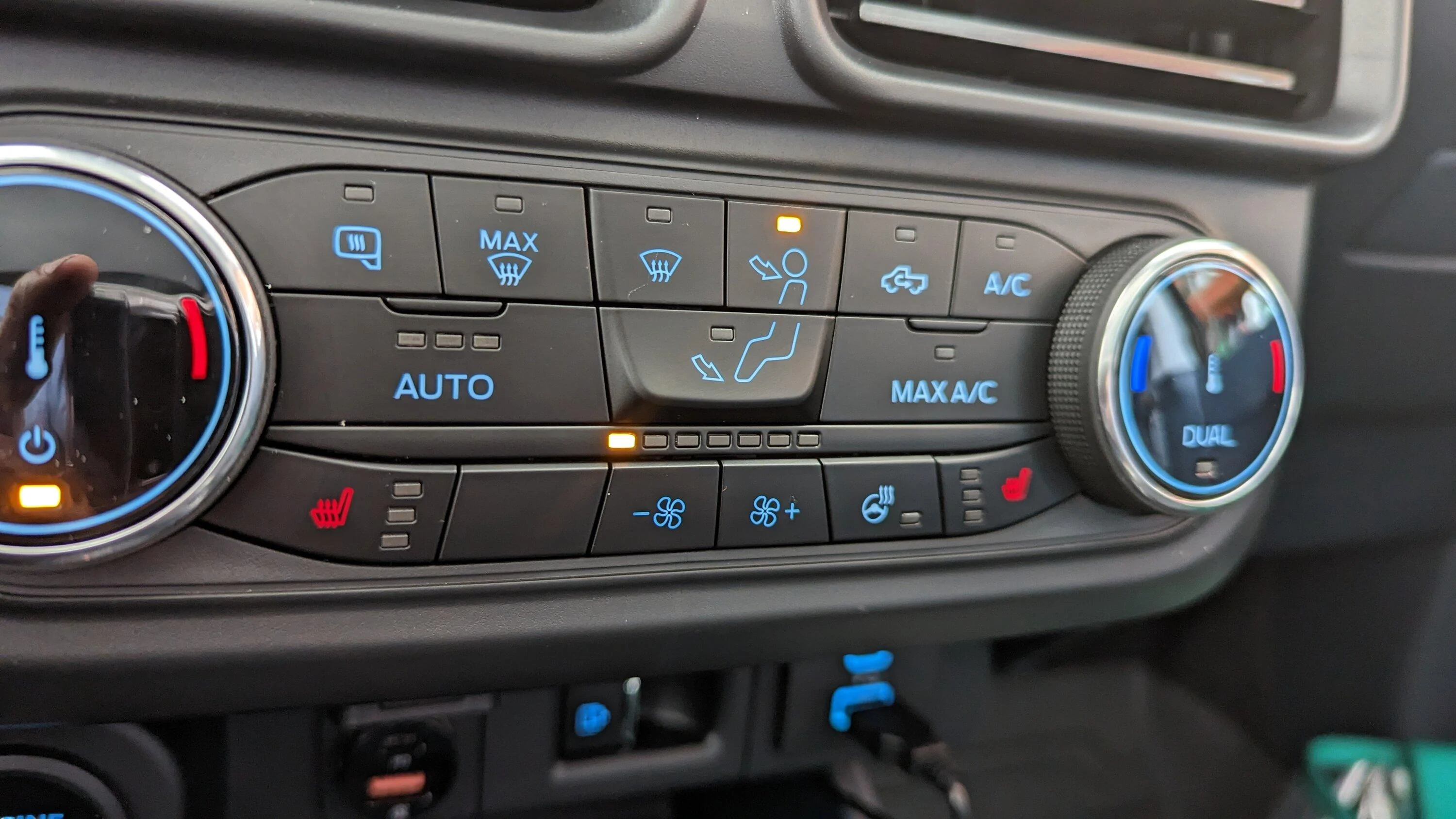 Ford Maverick AC turns on automatically every time I start my mav? PXL_20230606_180317713