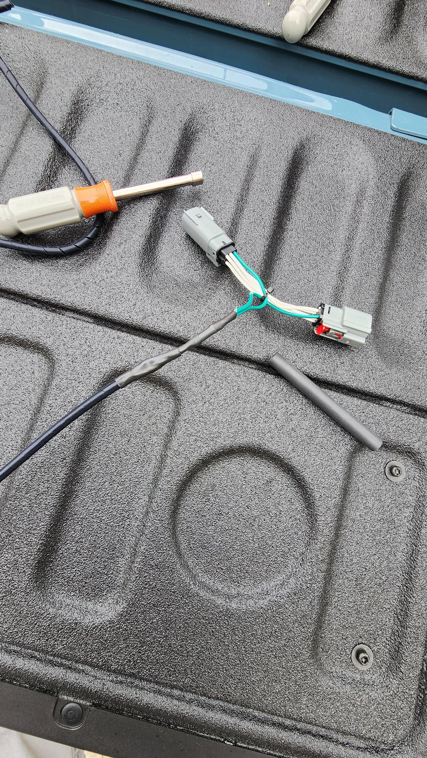 Ford Maverick Ford LED Tailgate Lightbar Installed 20230506_164218