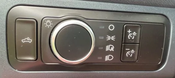 Ford Maverick Headlight control panel... flash
