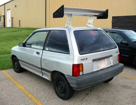 Ford Maverick Anyone have the cabin spoiler? a96677_festiva2