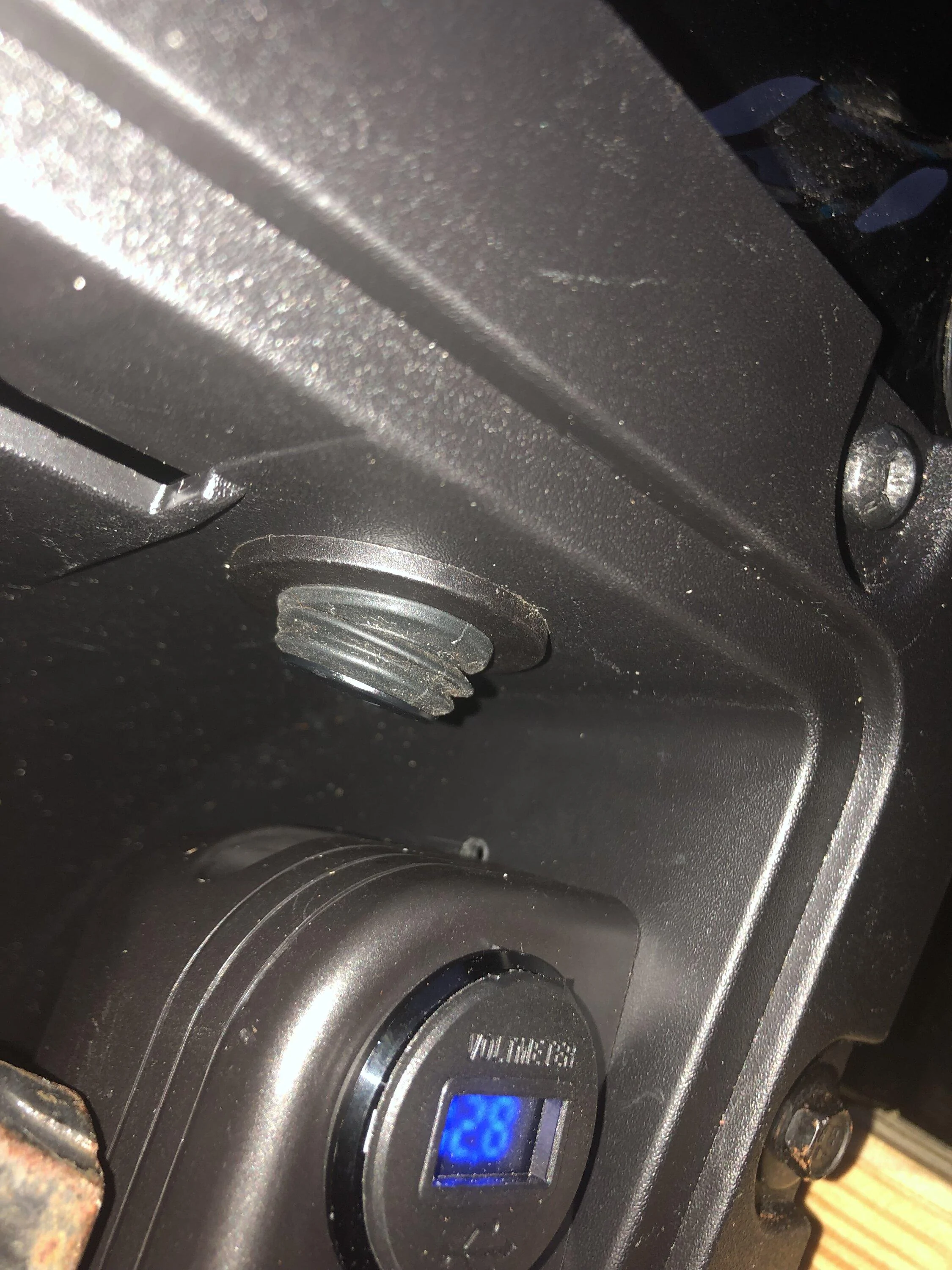 Ford Maverick Adding 12v in bed? IMG_3841