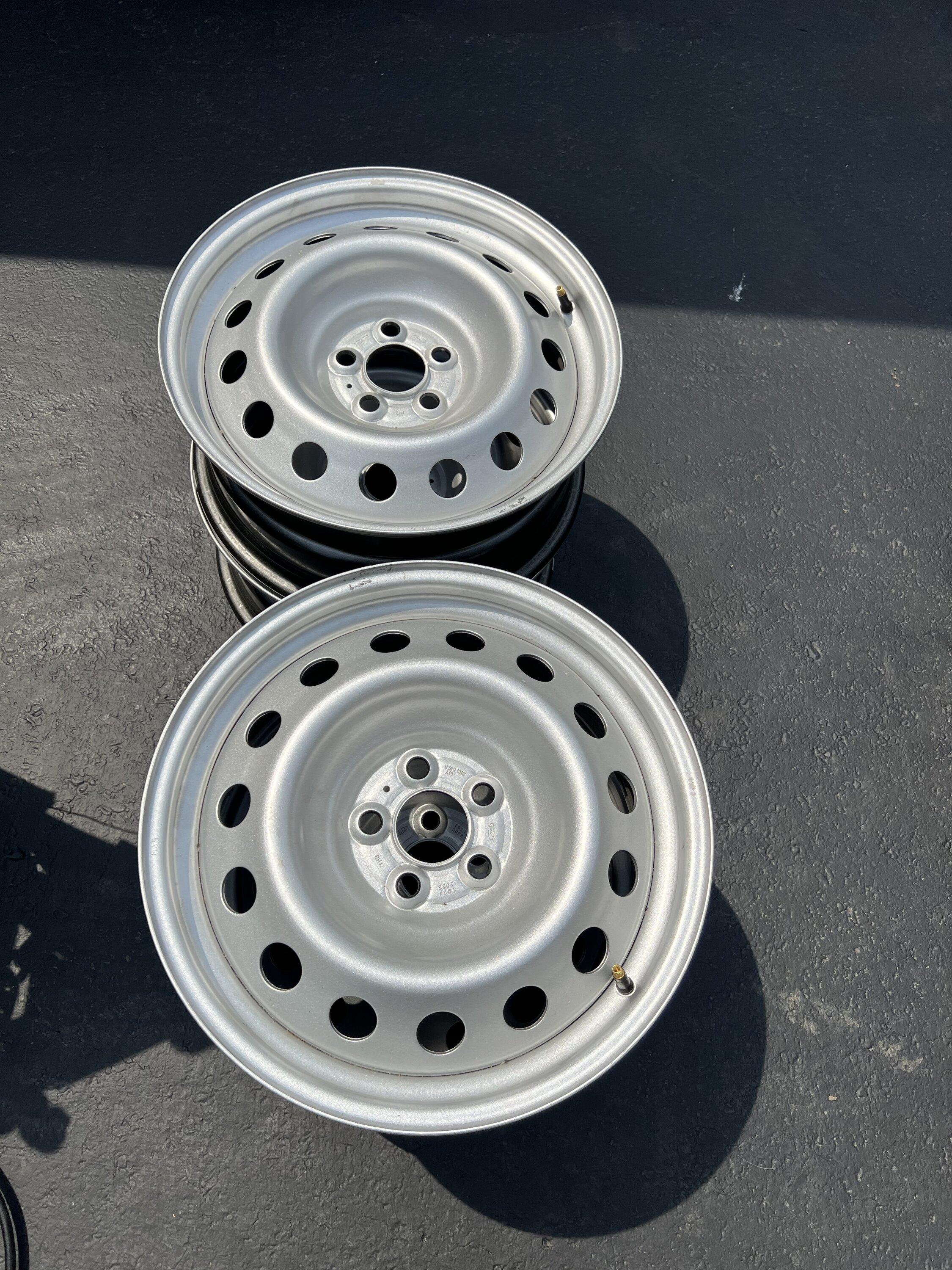 Ford Maverick WTB - Factory Wheels (XL) IMG_7838