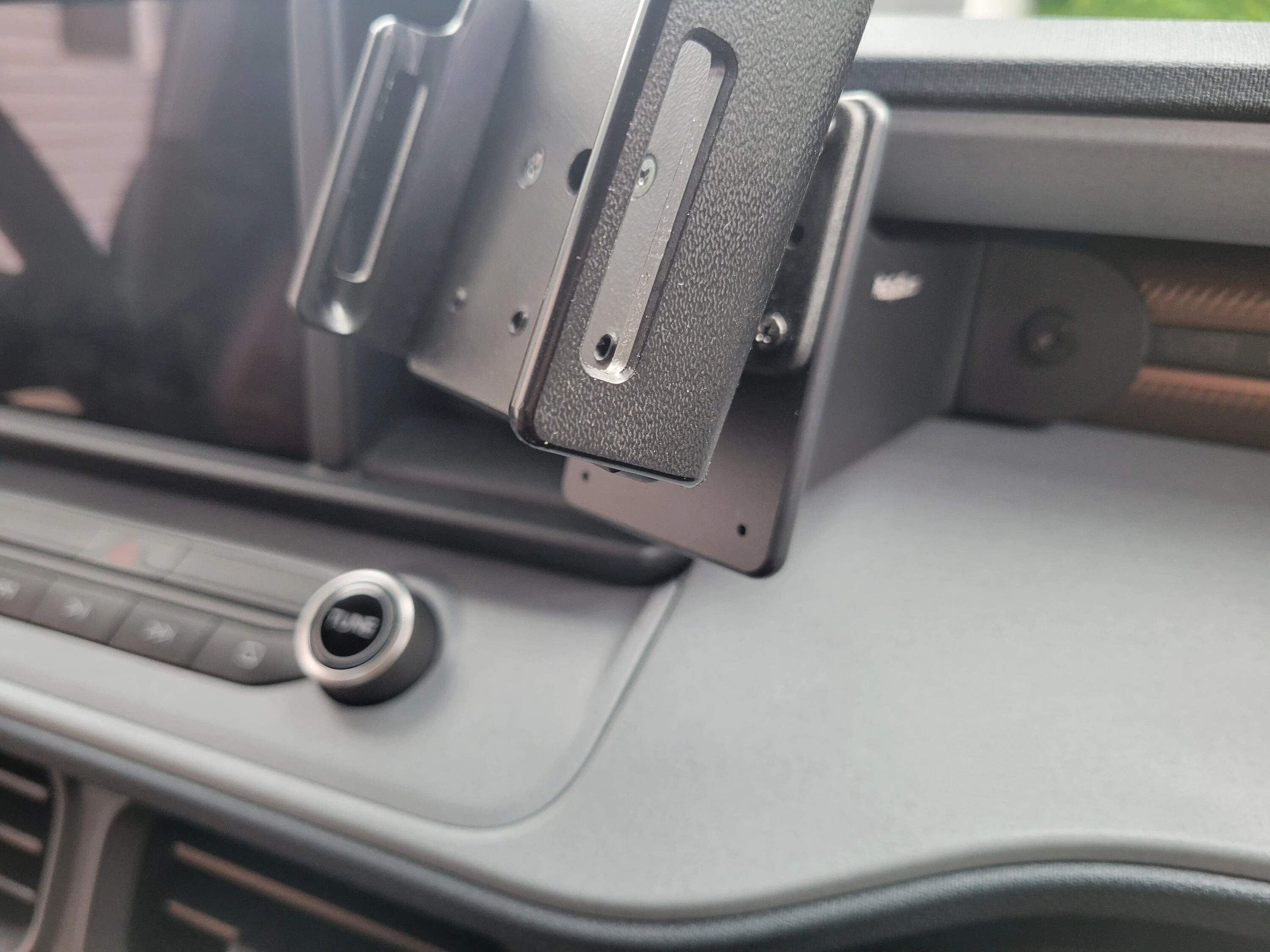 Ford Maverick Need iPhone Mount with High Powered Magnet 20230610_093141