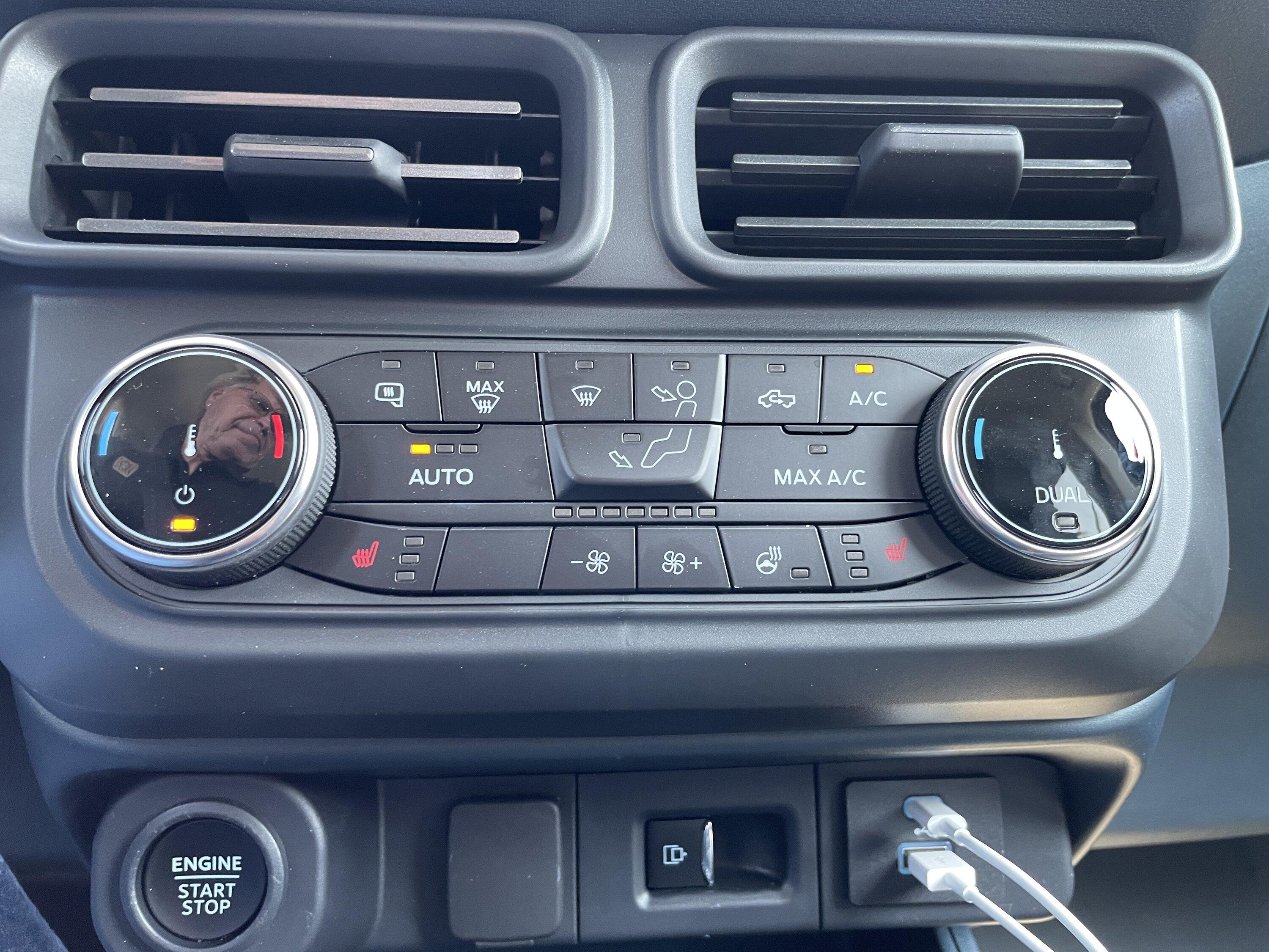Ford Maverick Dual Zone Temperature Readings IMG_2247