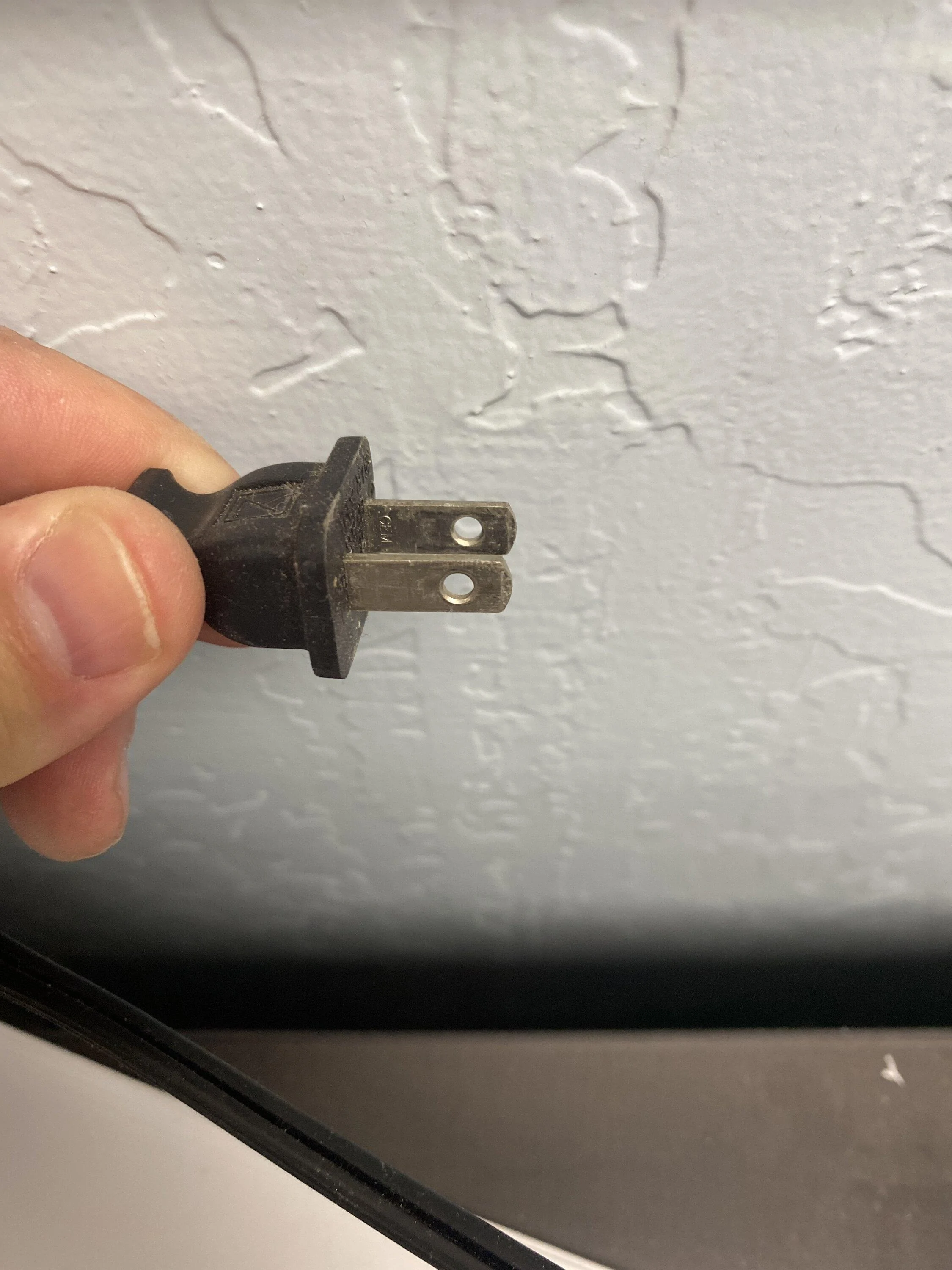 Ford Maverick Please Check for Hybrid Under-Bed Tie Down Brackets imag