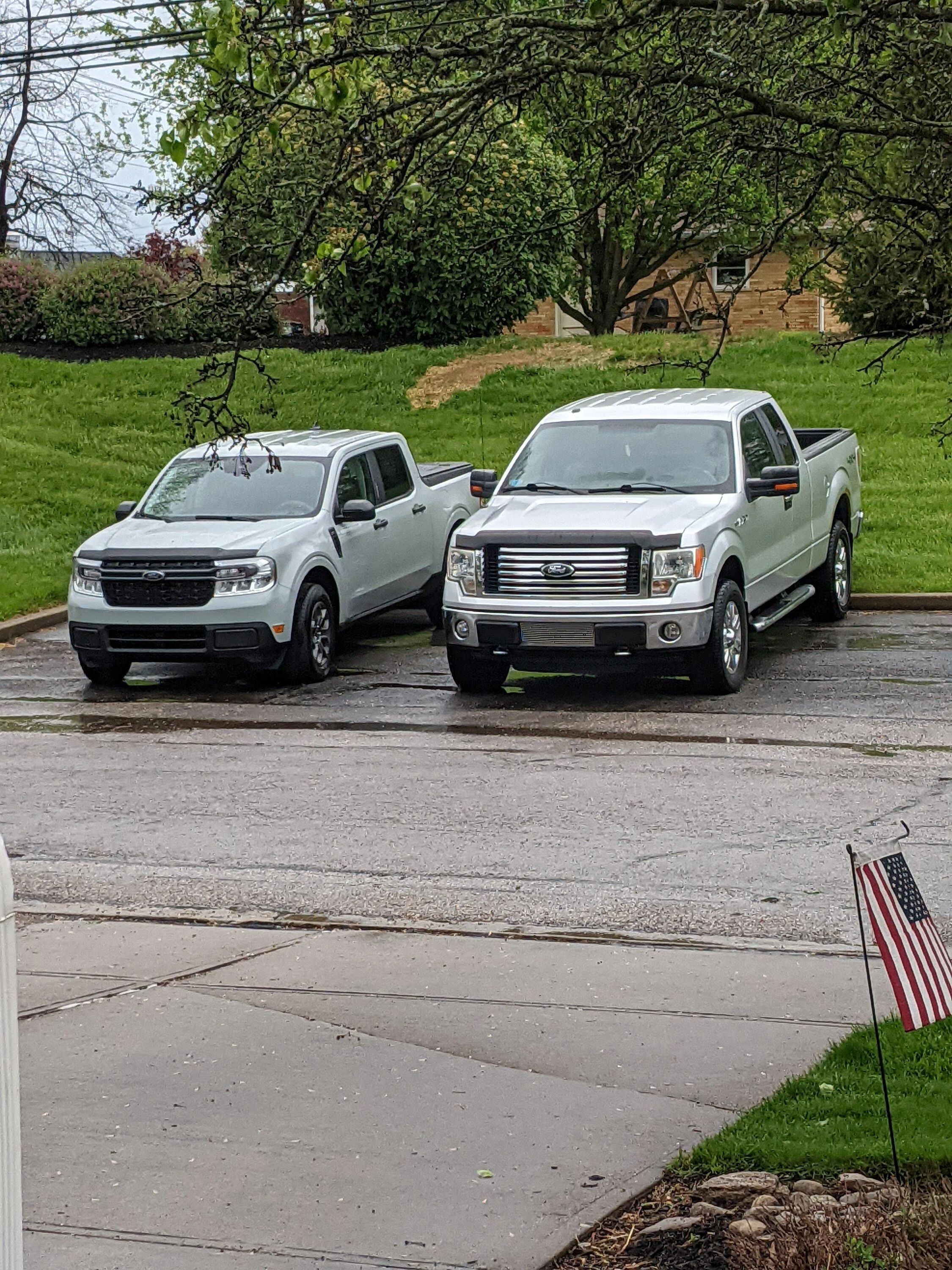 Ford Maverick Post your Maverick next to ridiculously large trucks - photos thread PXL_20230421_212029097
