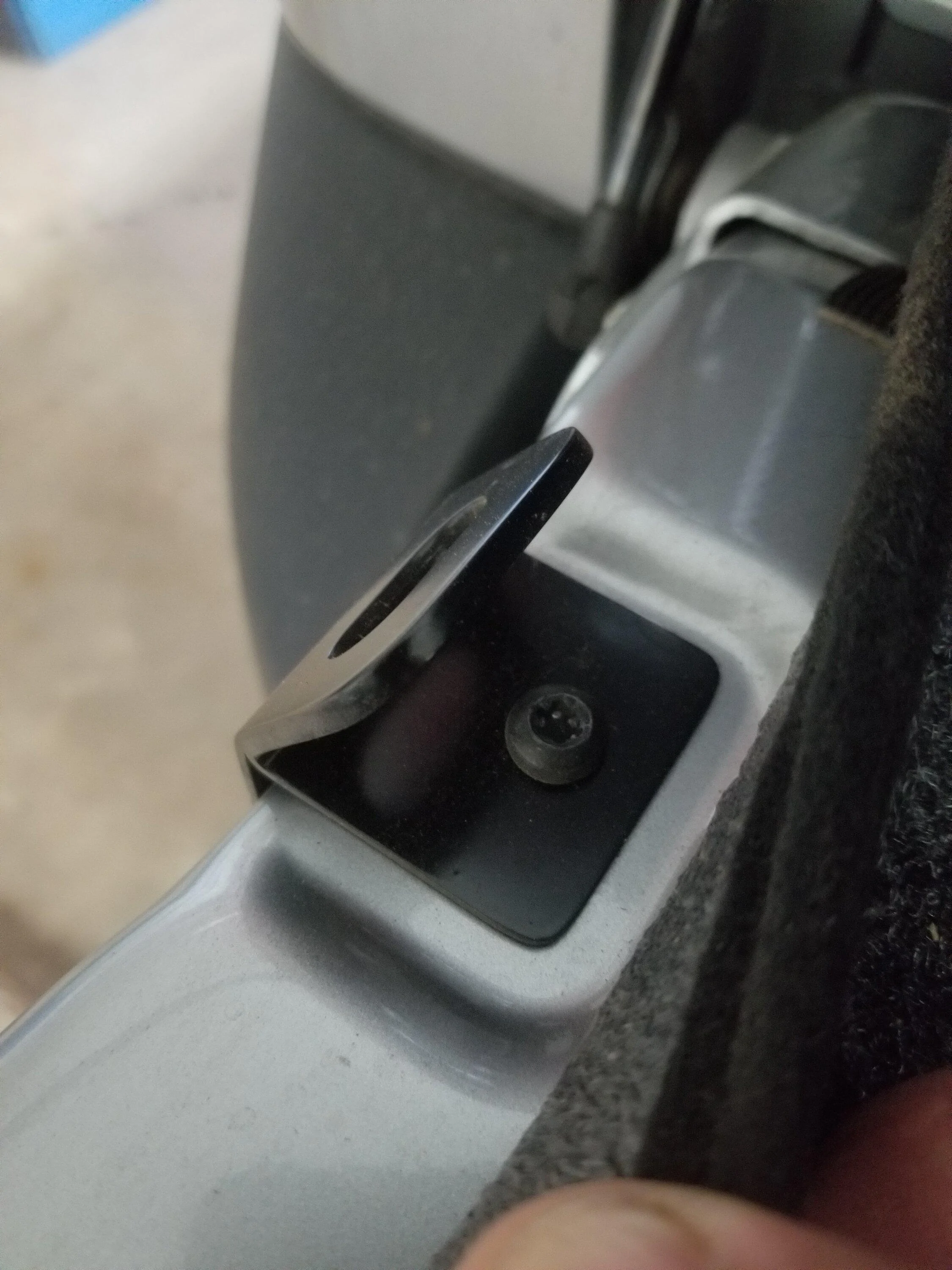 Ford Maverick Tailgate tie down anchors / hooks that work with Tailgate Assist strut -- installed pics 20230622_082130