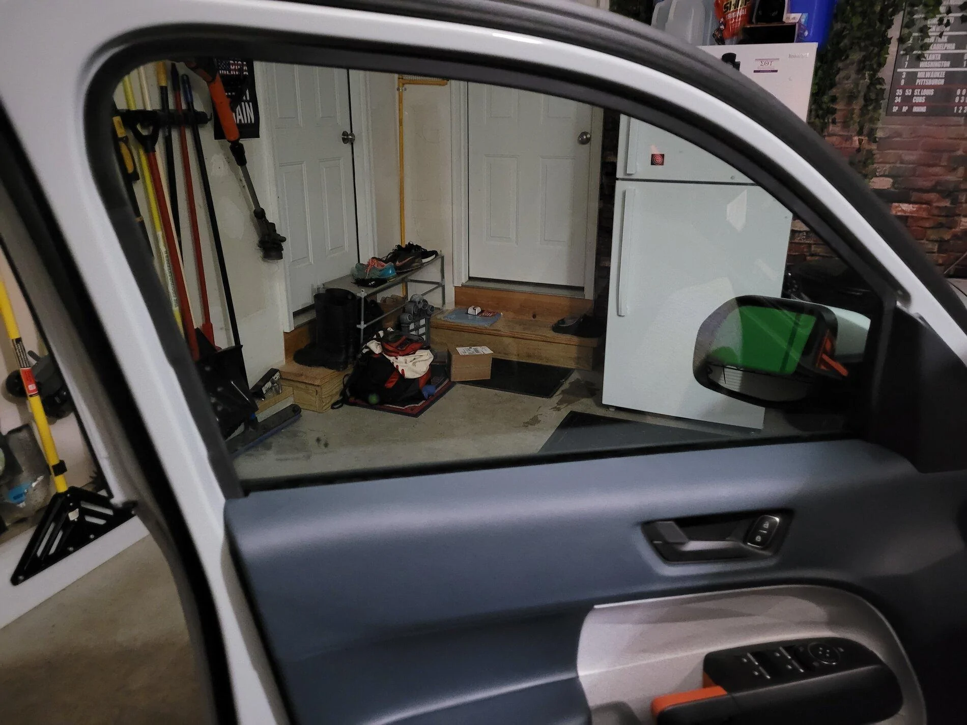 Ford Maverick Already an issue - bad window seal 20211010_061902