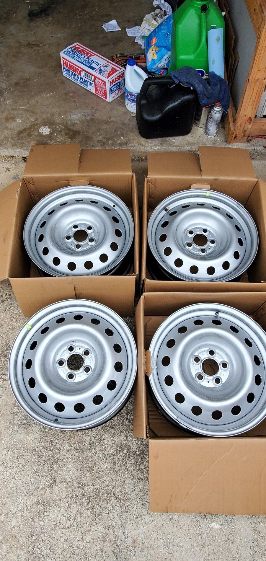 Ford Maverick Stock xl steel wheels take offs 20211010_122230
