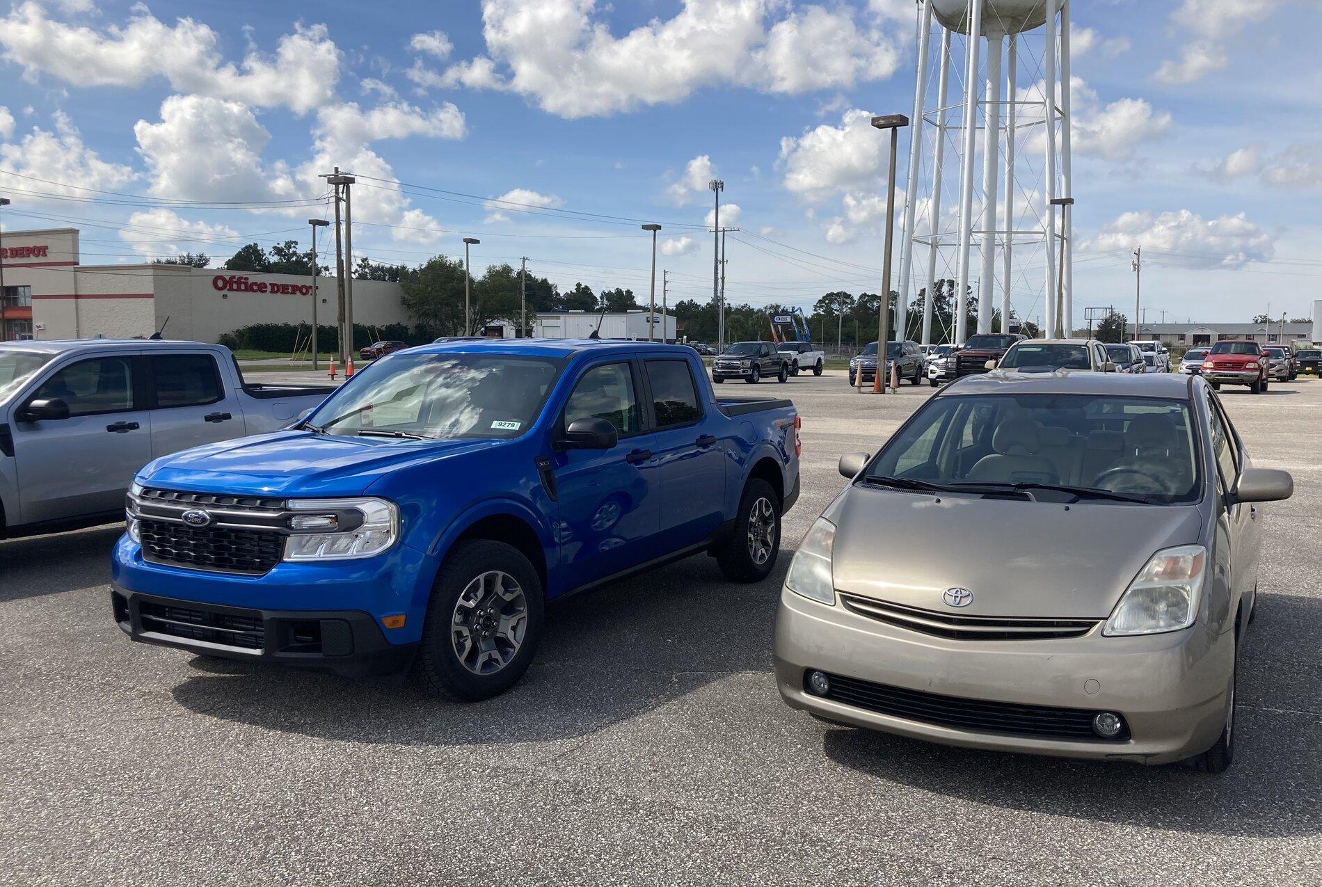 Ford Maverick Maverick vs Toyota Prius Hybrid (size comparison photos) 3A98F8BB-6C8C-4884-B002-69B9ACA1A409
