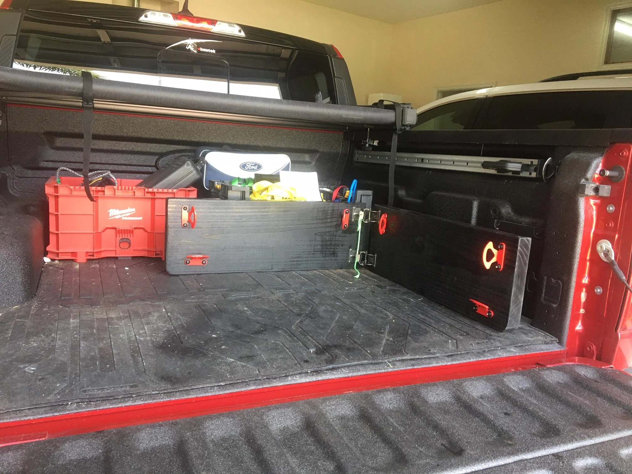 Ford Maverick DIY bed divider with lockable hinges IMG_0341