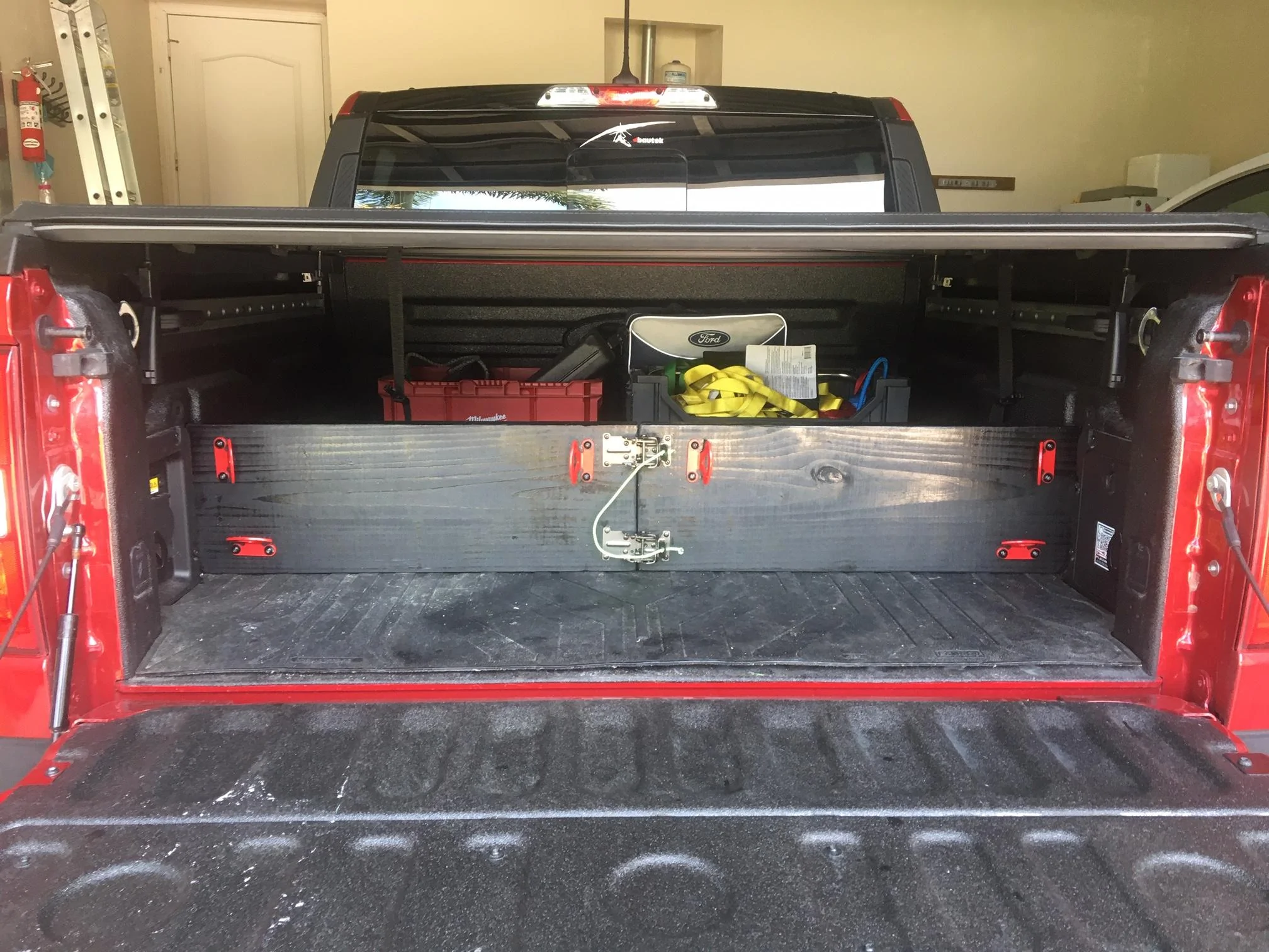 Ford Maverick DIY bed divider with lockable hinges IMG_0345