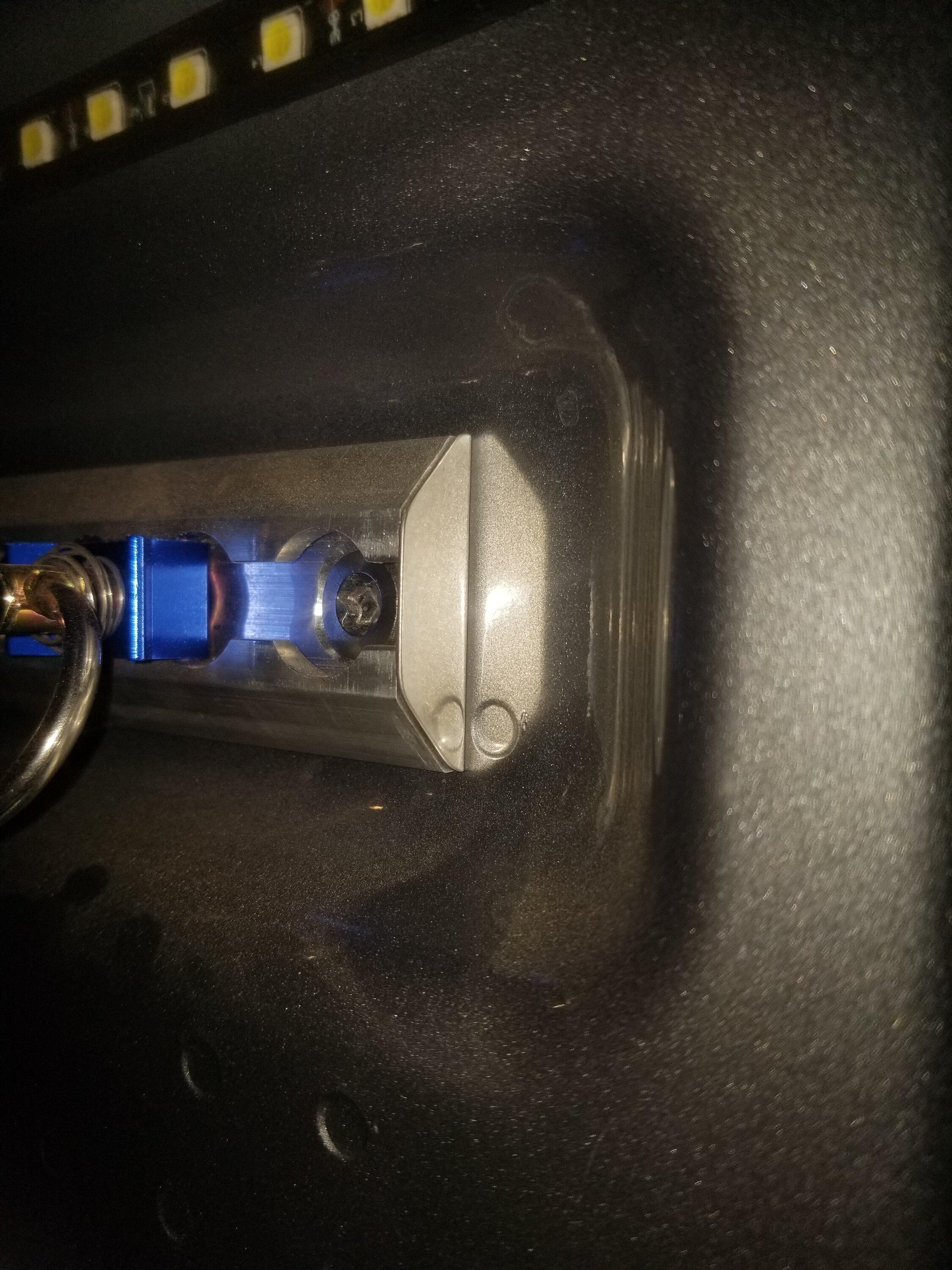 Ford Maverick DIY bed divider with lockable hinges 20230317_084400