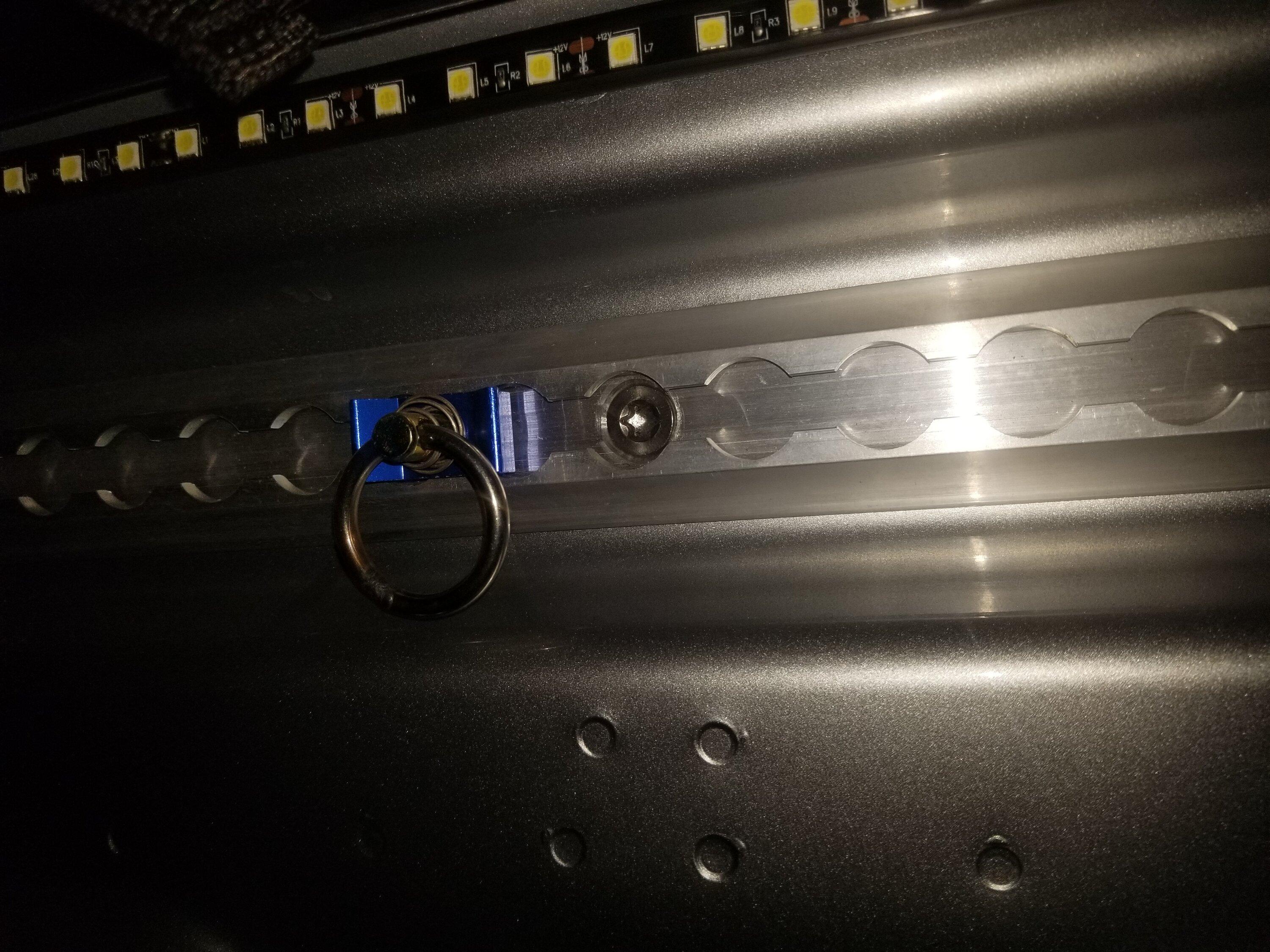 Ford Maverick DIY bed divider with lockable hinges 20230317_084445