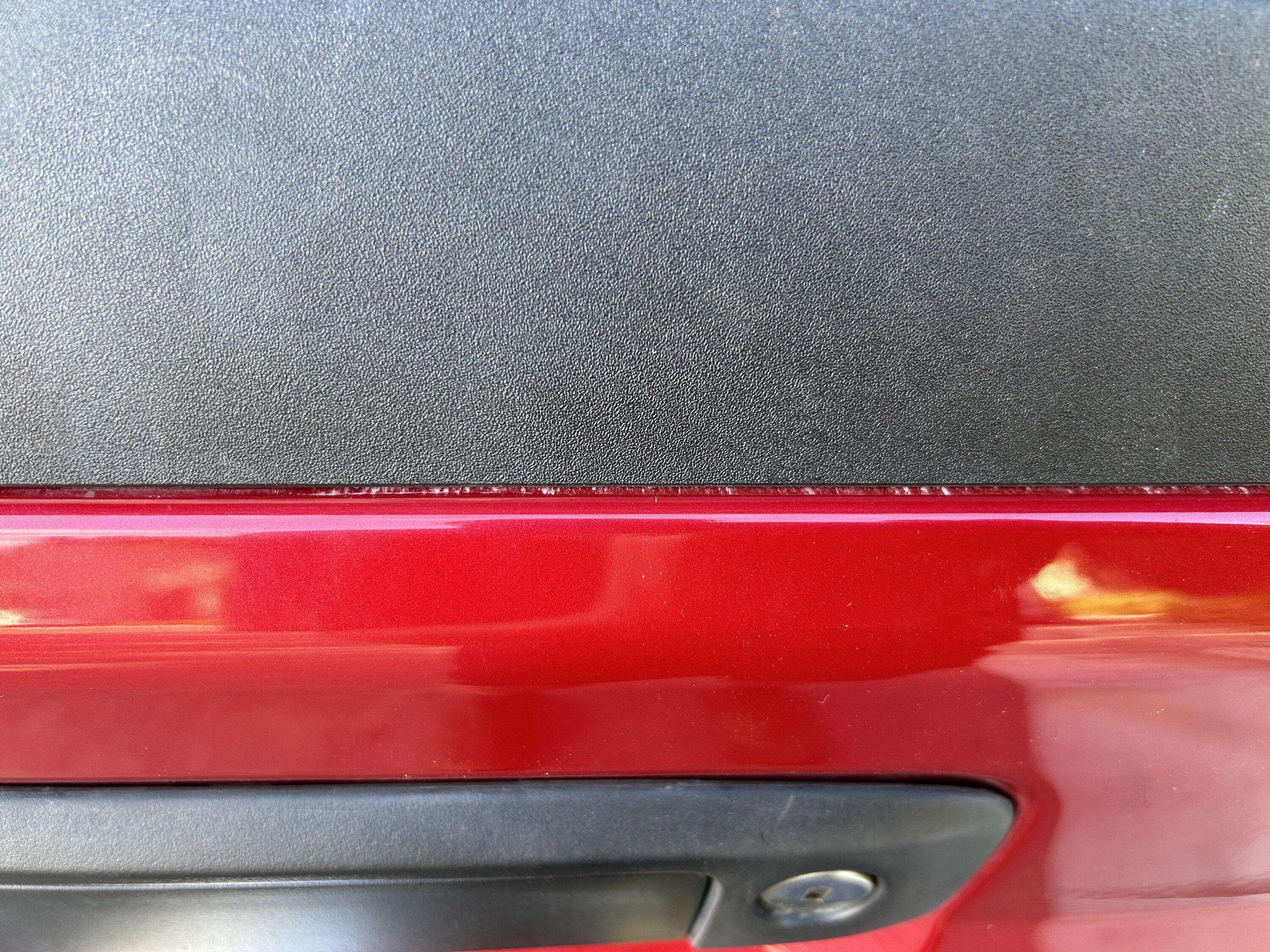 Ford Maverick Tailgate upper Molding scratching Paint IMG_4413.JPG