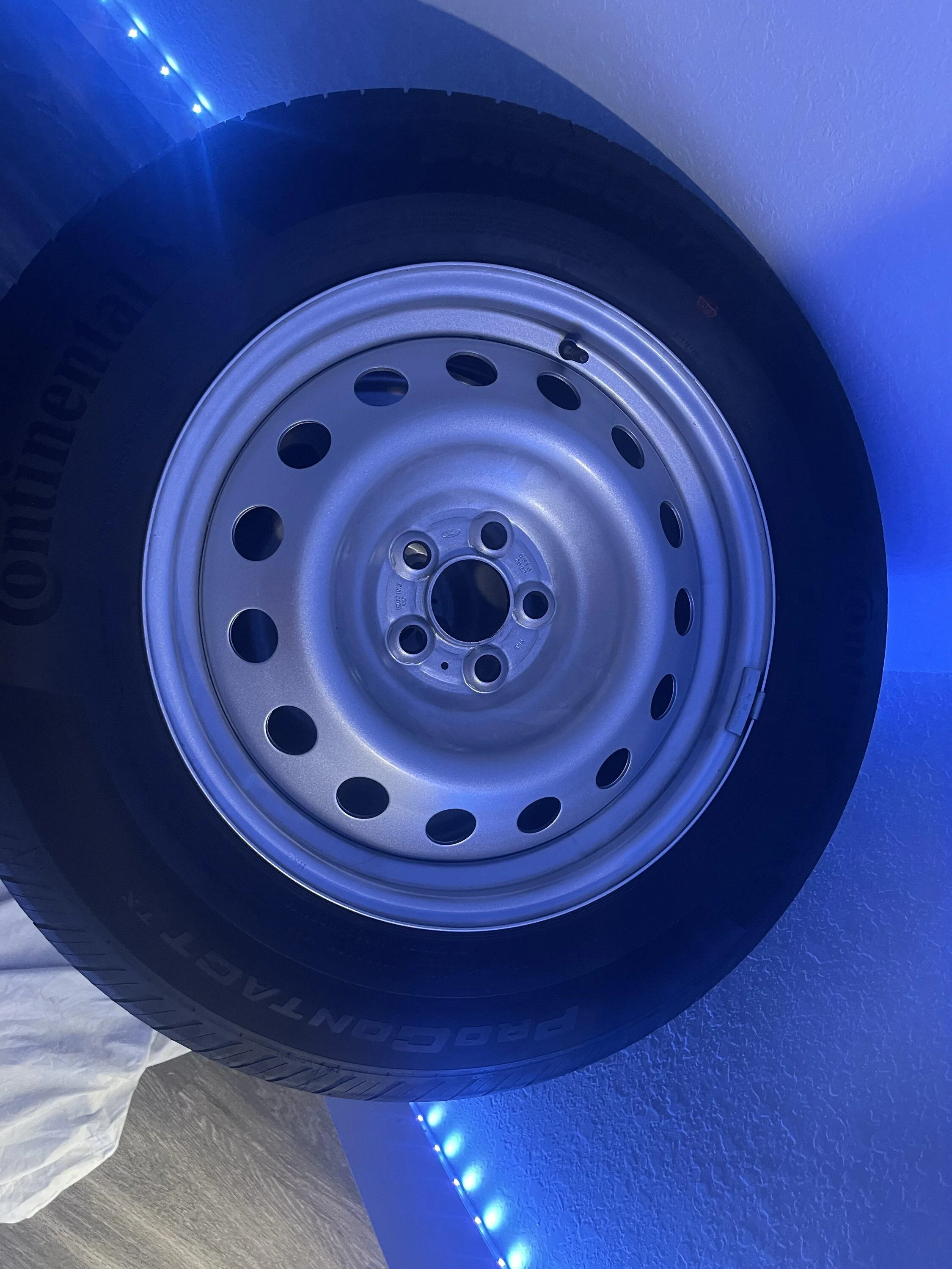 Ford Maverick Ford Maverick XL steelies 29830F66-749B-4822-A87A-C00A40692739