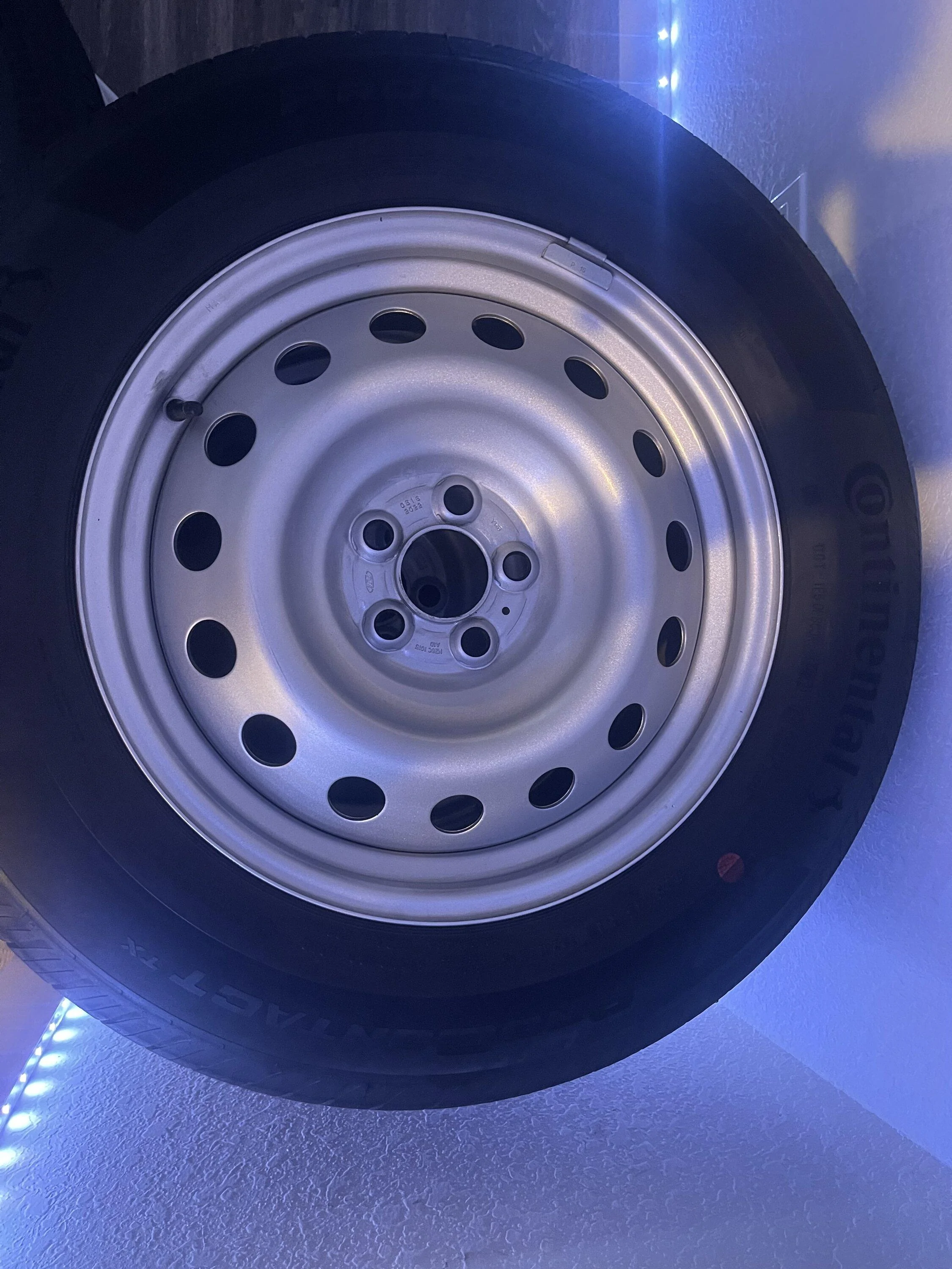 Ford Maverick Ford Maverick XL steelies 30205742-B5DB-4AA7-AD96-DECDFD64CC89