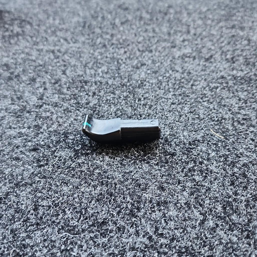 Ford Maverick Small plastic thing in emergency jack tool bag IMG-20230711
