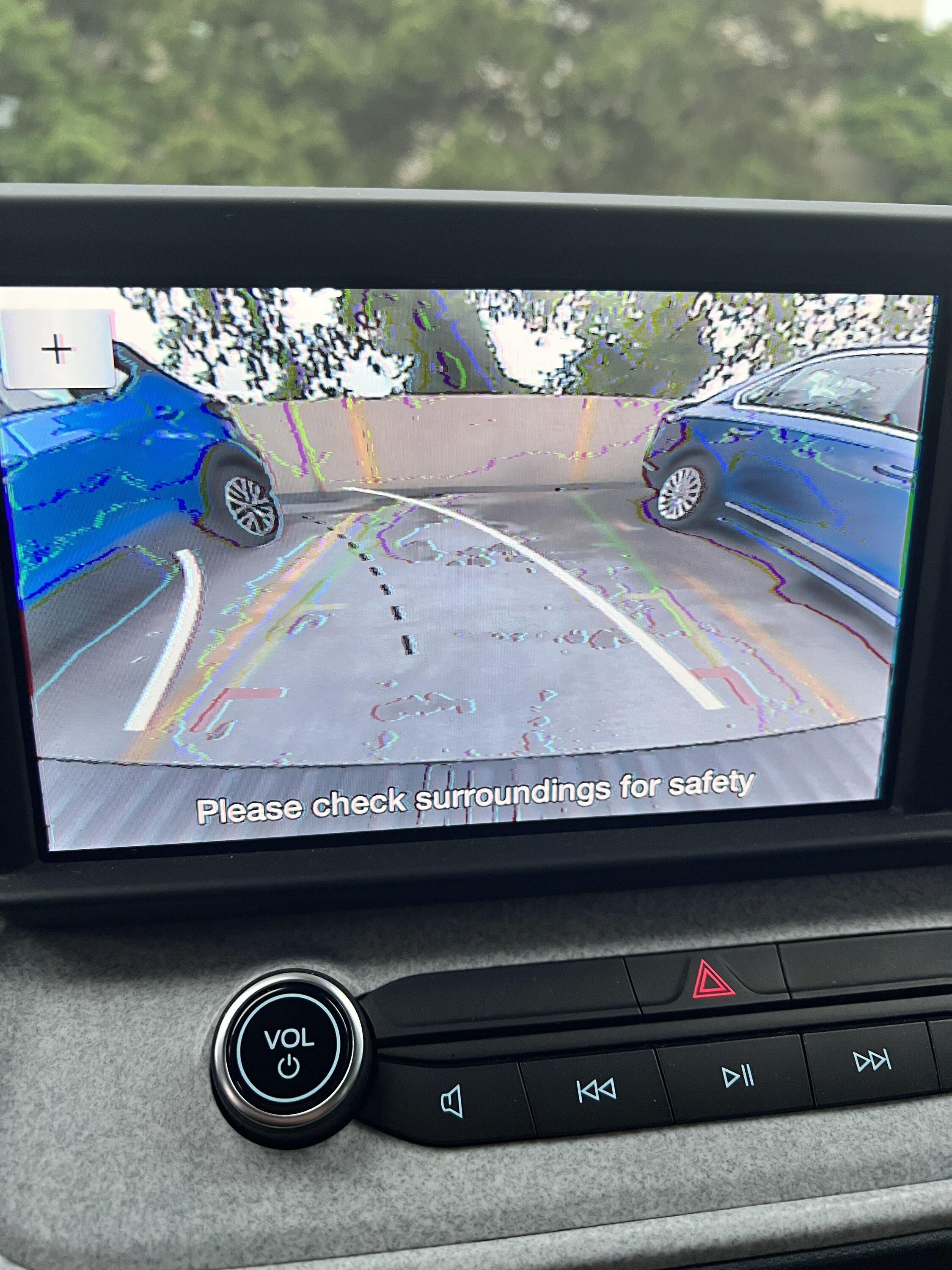 Ford Maverick 22 Hybrid XLT radio display issue IMG_8840