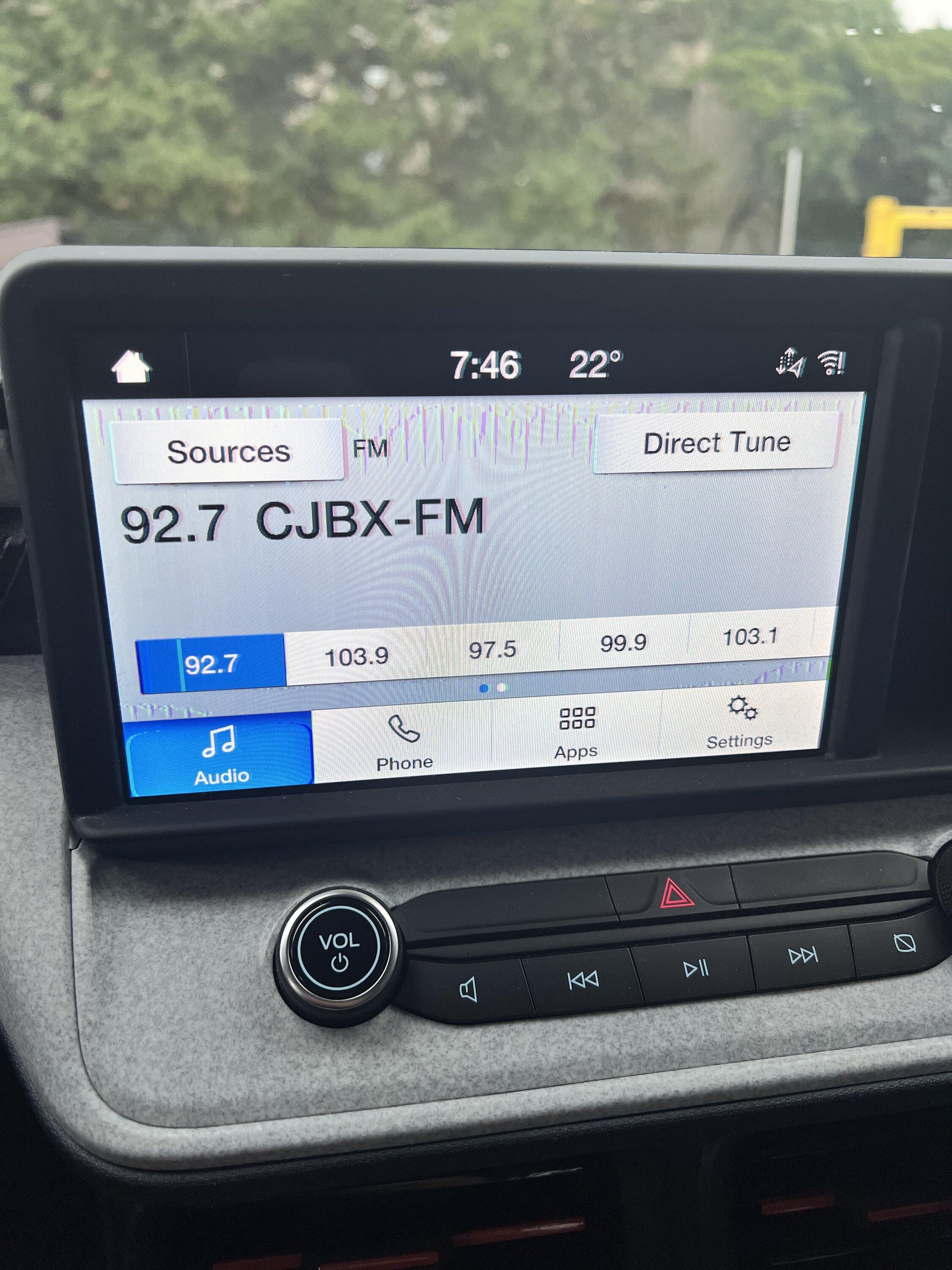 Ford Maverick 22 Hybrid XLT radio display issue IMG_8841