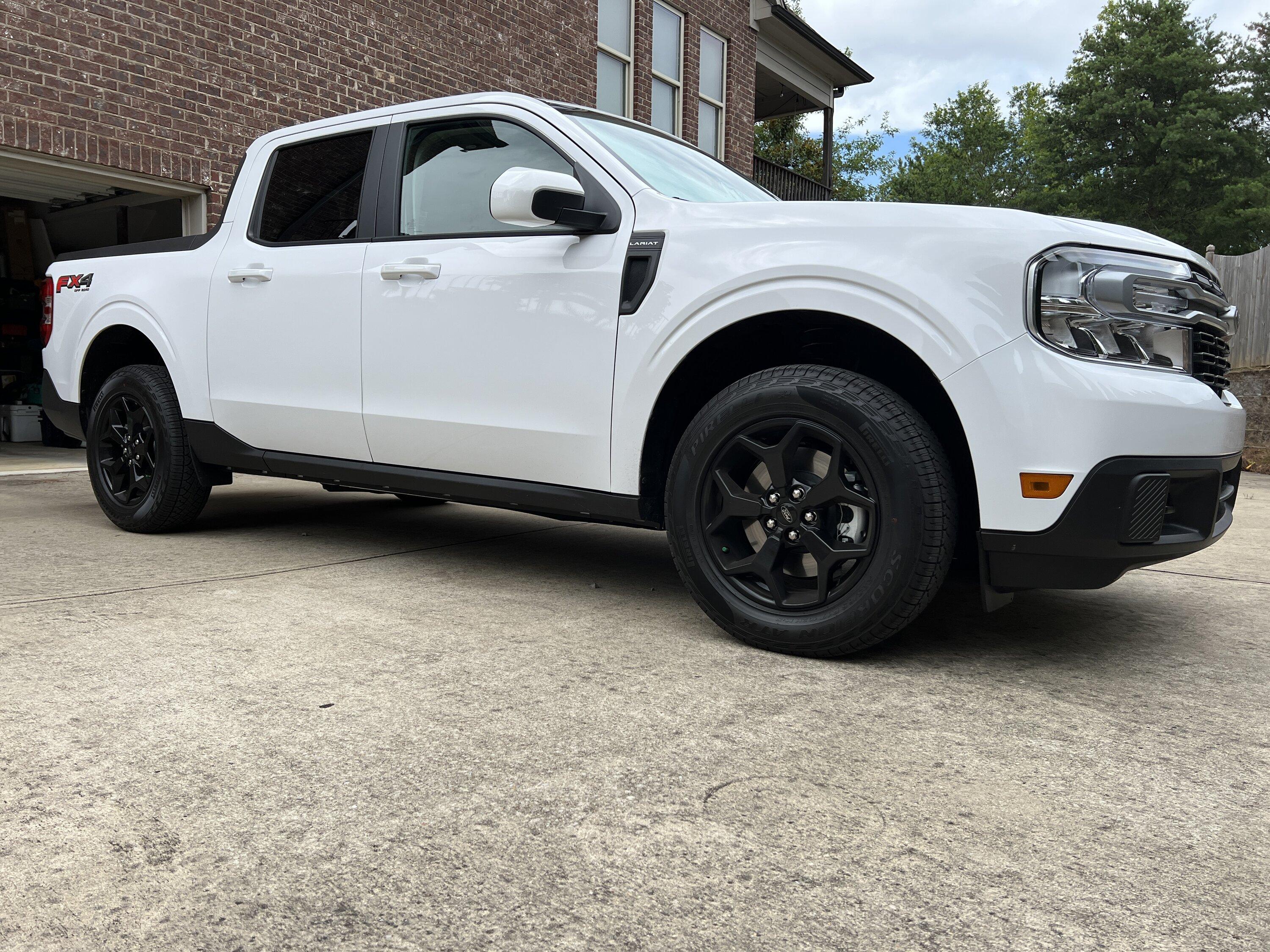 Ford Maverick New 2023 Lariat FX4 - 2.0 Ecoboost Oxford White Build IMG_2701