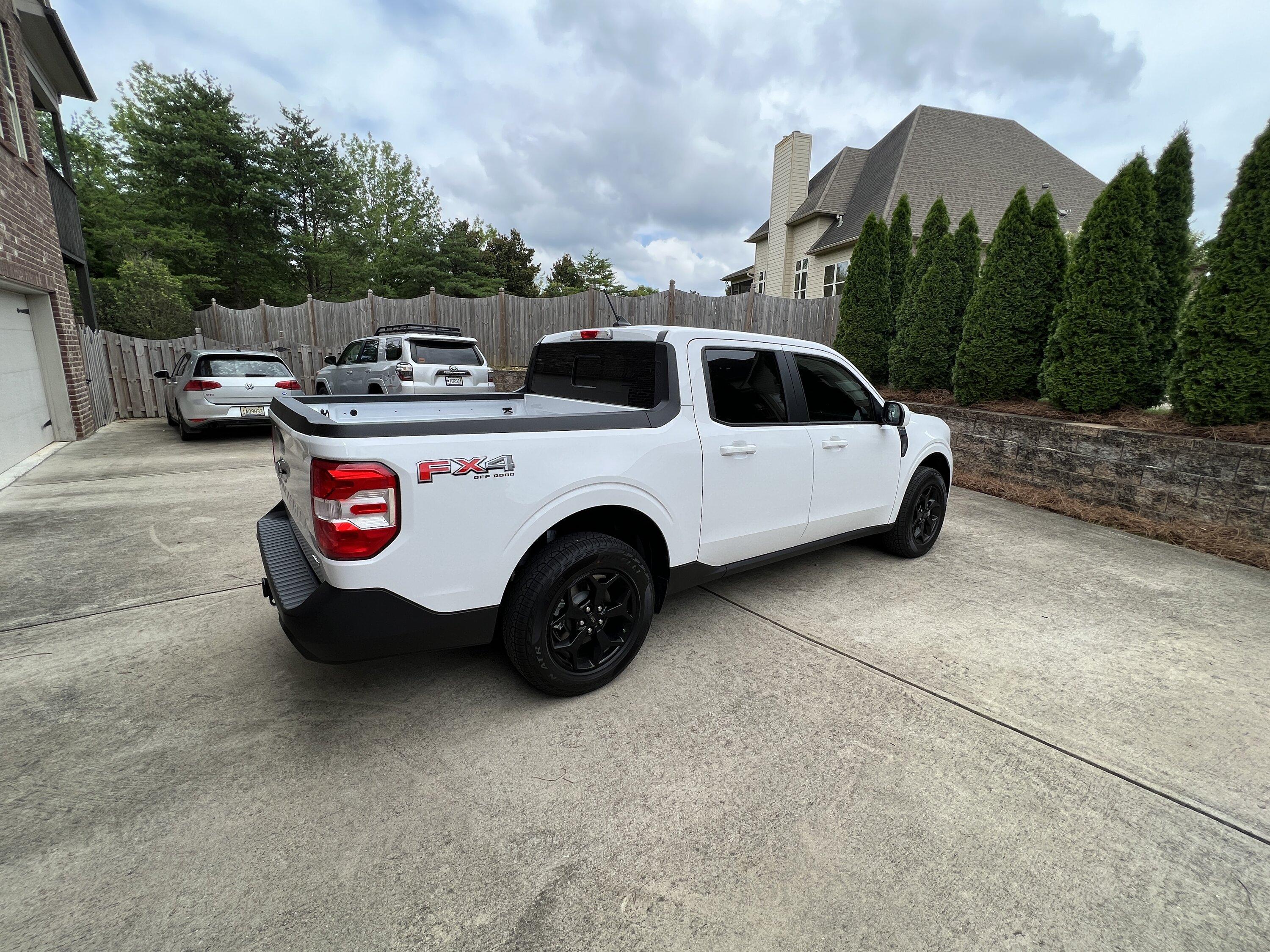 Ford Maverick New 2023 Lariat FX4 - 2.0 Ecoboost Oxford White Build IMG_2700