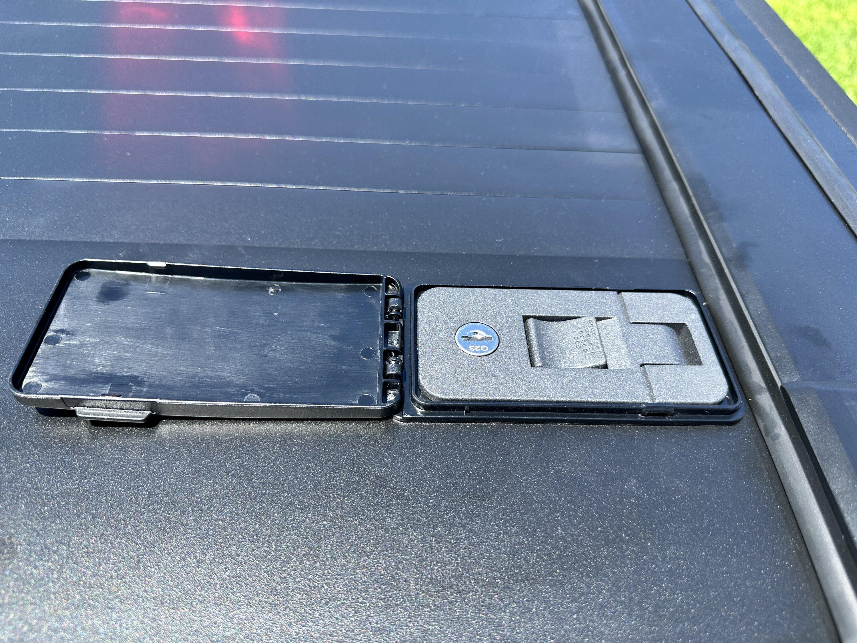 Ford Maverick New Tonneau Cover & Hitch Cover Tonneau2