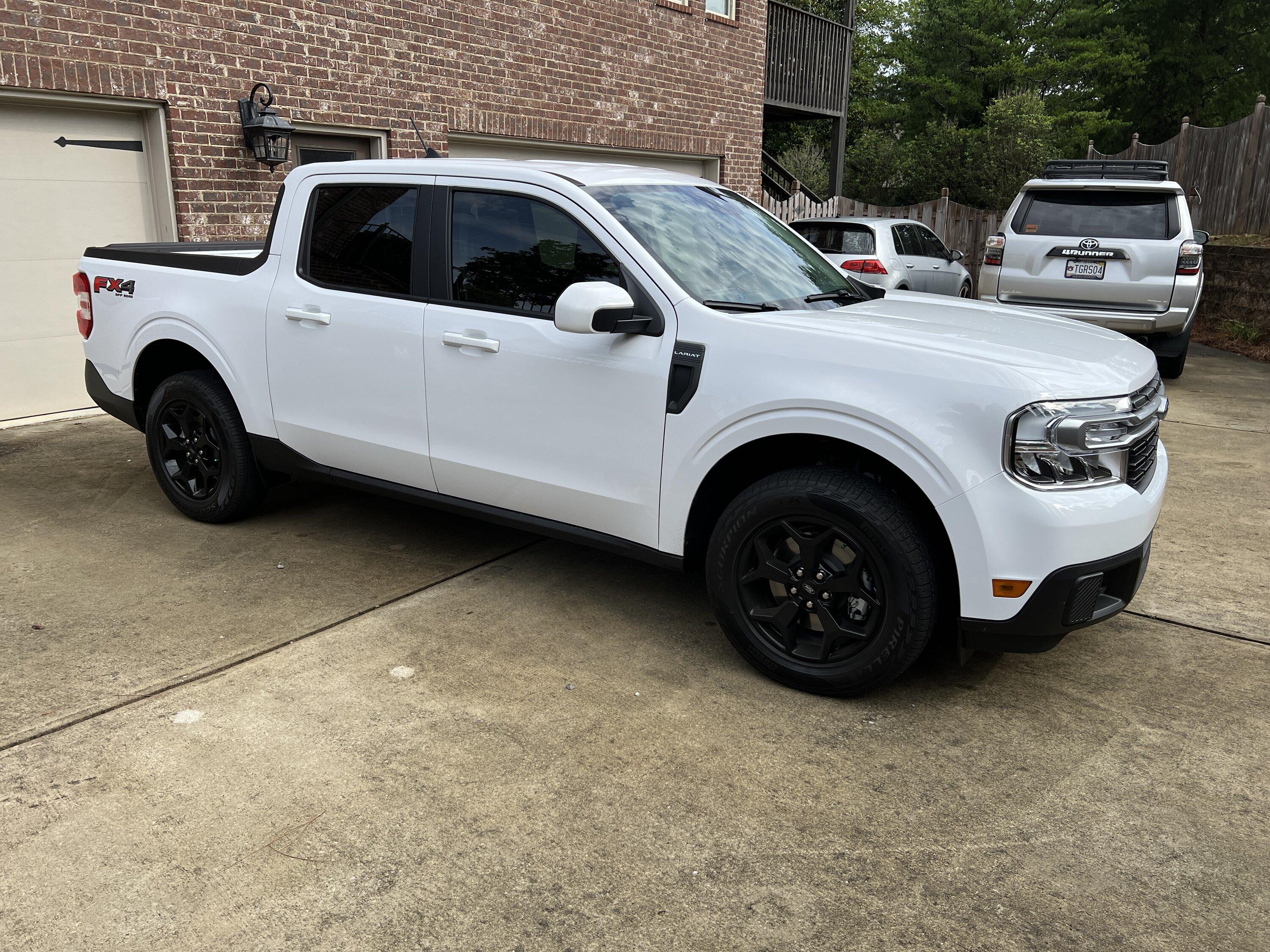Ford Maverick New 2023 Lariat FX4 - 2.0 Ecoboost Oxford White Build IMG_2713