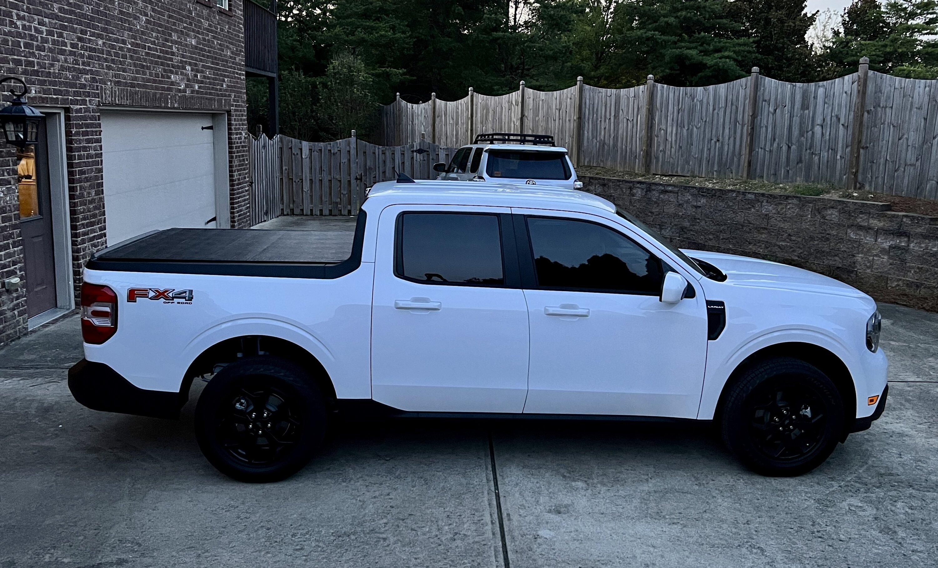 Ford Maverick New 2023 Lariat FX4 - 2.0 Ecoboost Oxford White Build IMG_2726