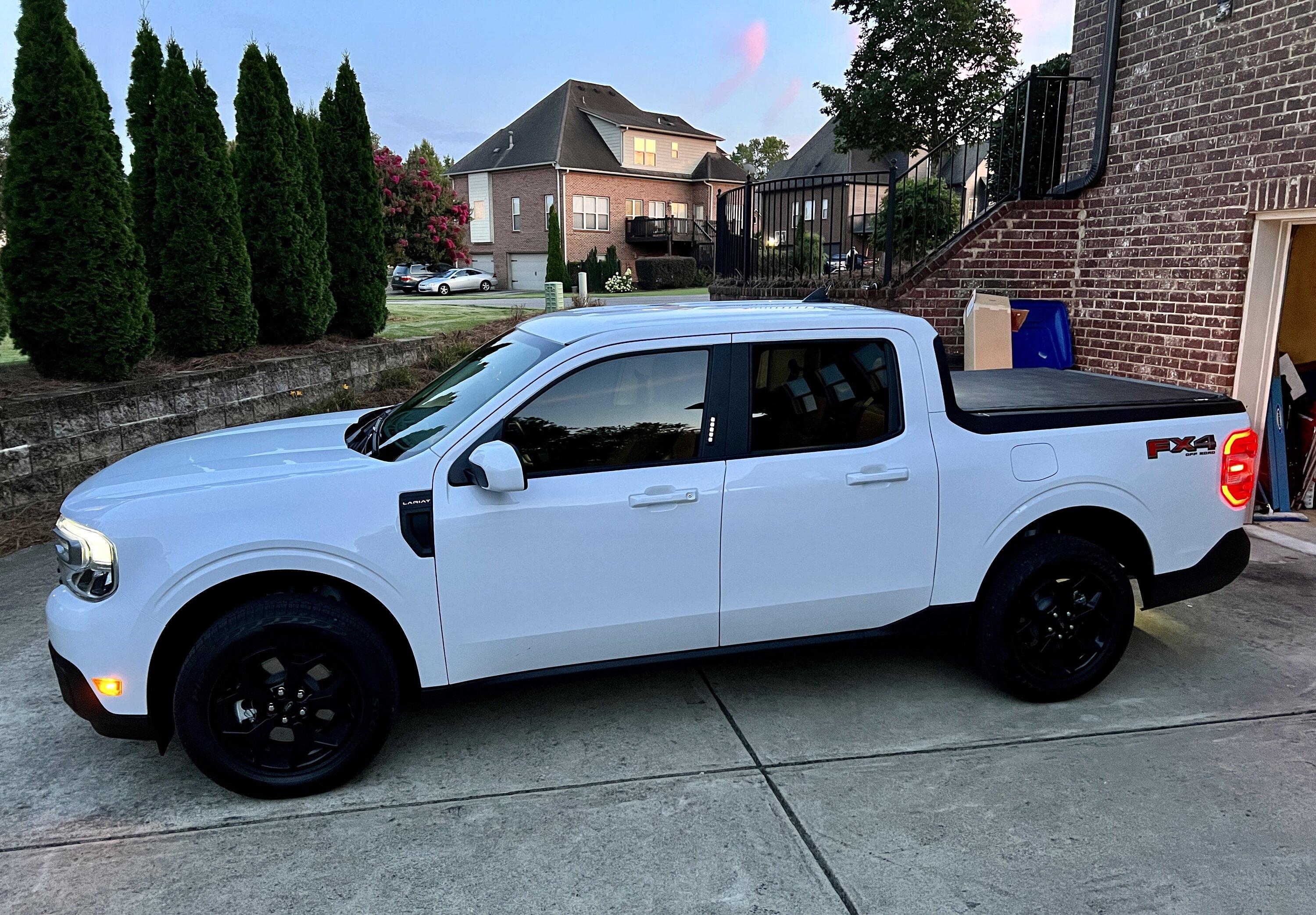 Ford Maverick New 2023 Lariat FX4 - 2.0 Ecoboost Oxford White Build IMG_2724