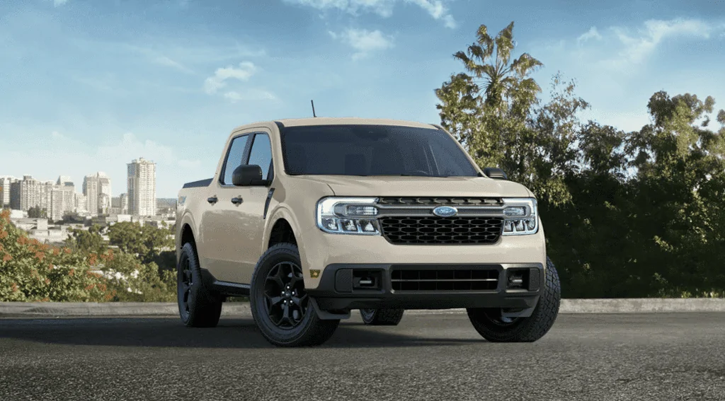Ford Maverick What does the XLT have over the XL trim? 1689575453153
