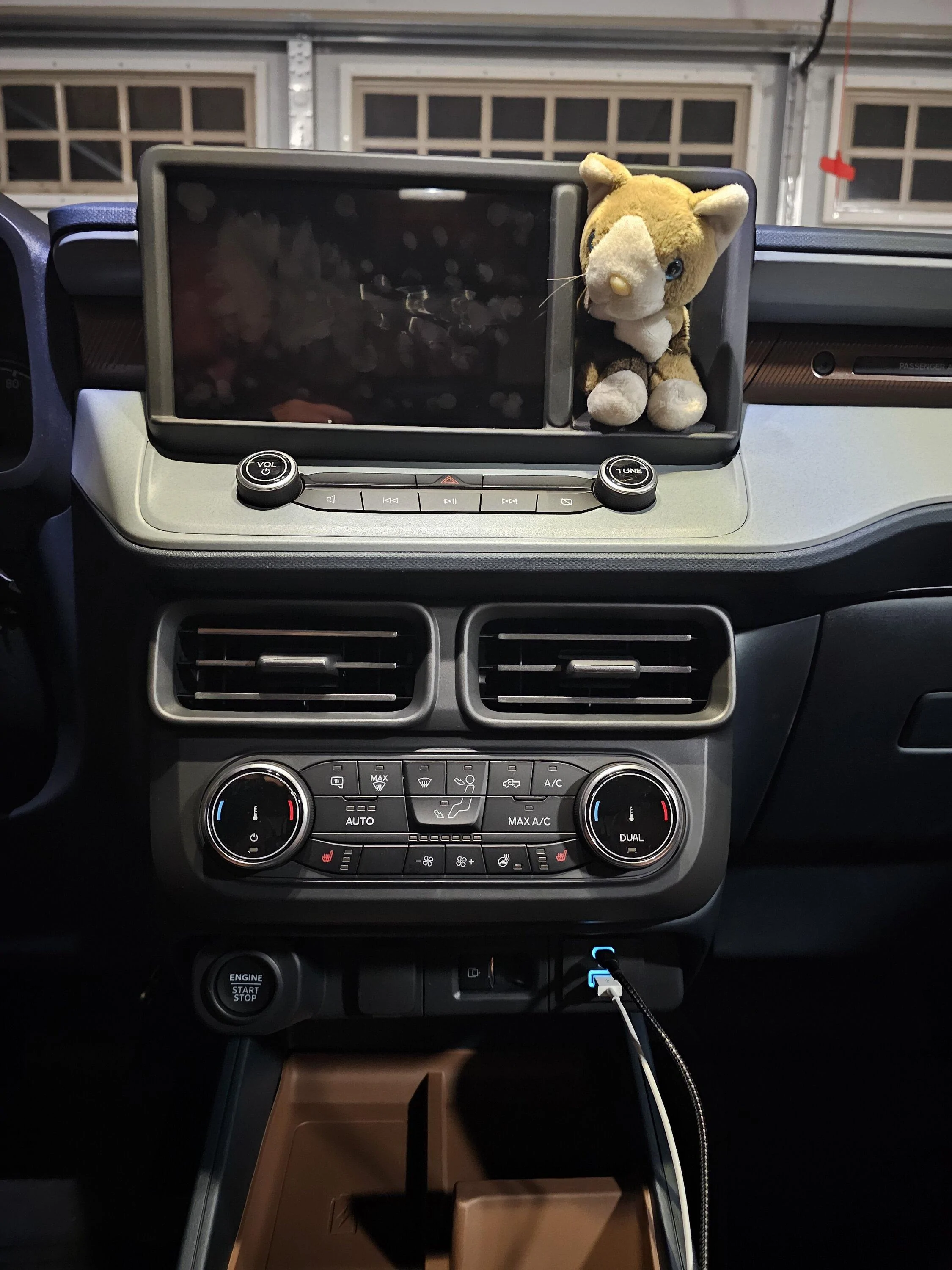 Ford Maverick Dash cubby hole -- what's in yours? 📸 20230720_212816