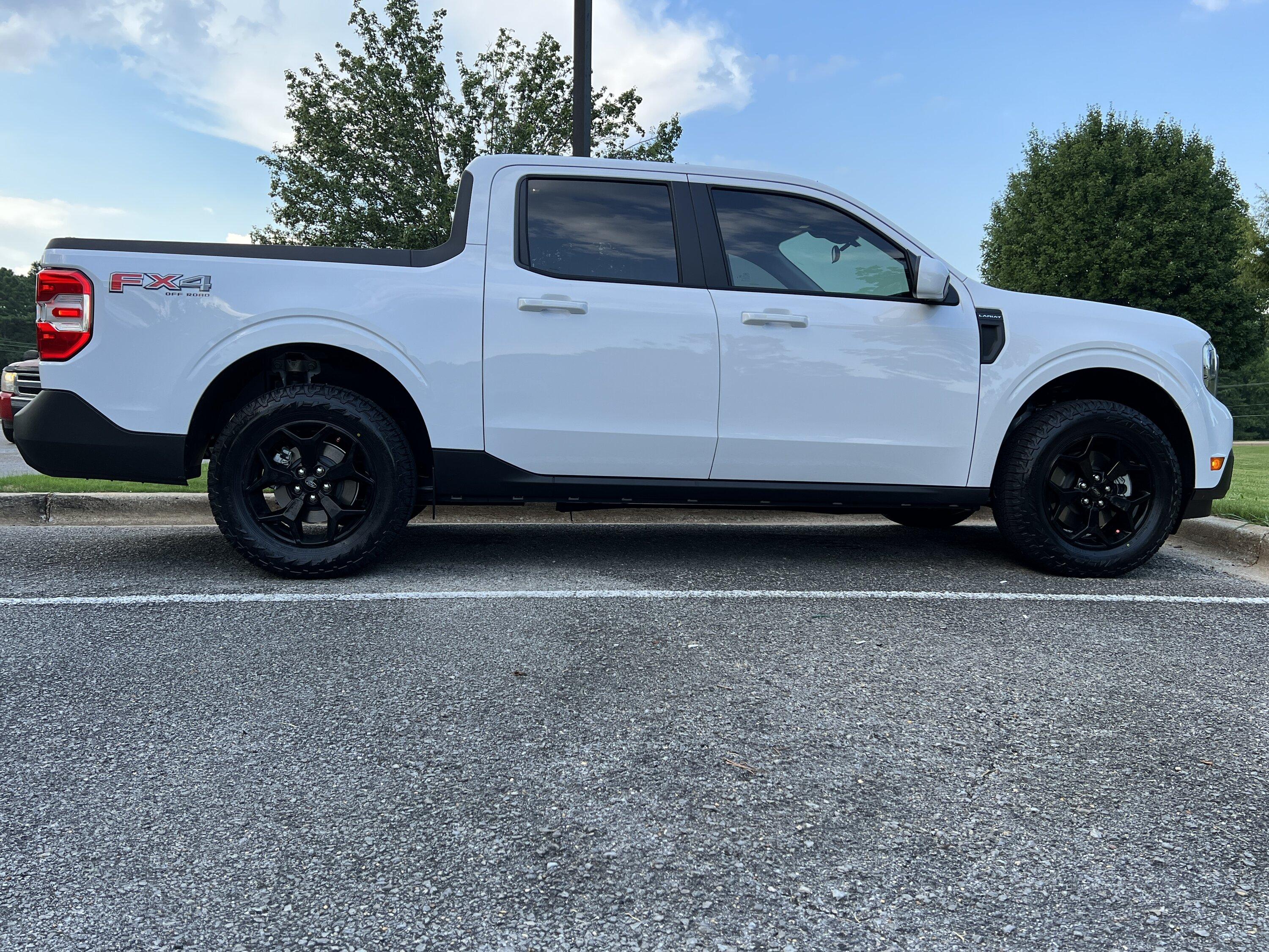 Ford Maverick New 2023 Lariat FX4 - 2.0 Ecoboost Oxford White Build IMG_2786