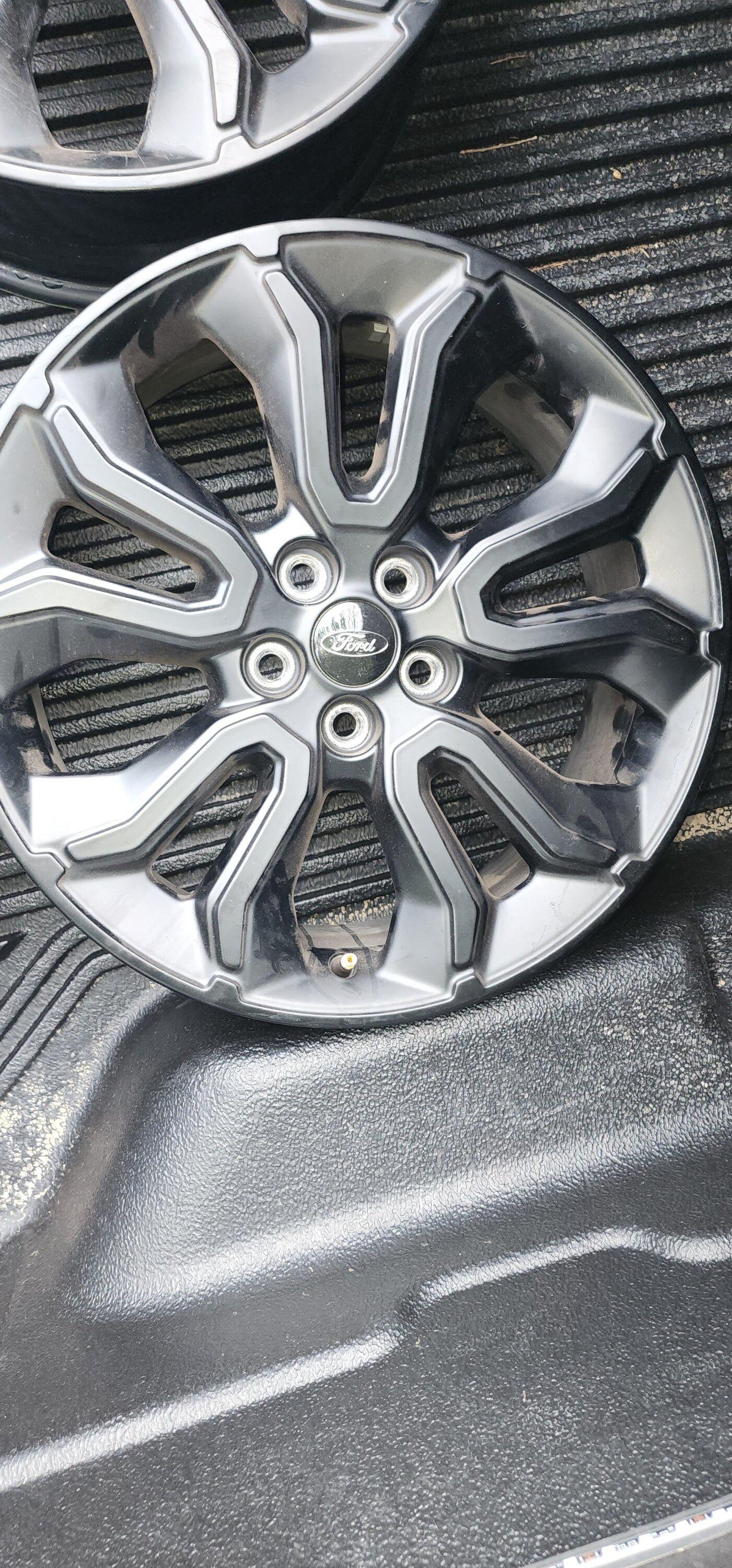 Ford Maverick 18" Machine BAP wheels 20230730_182542