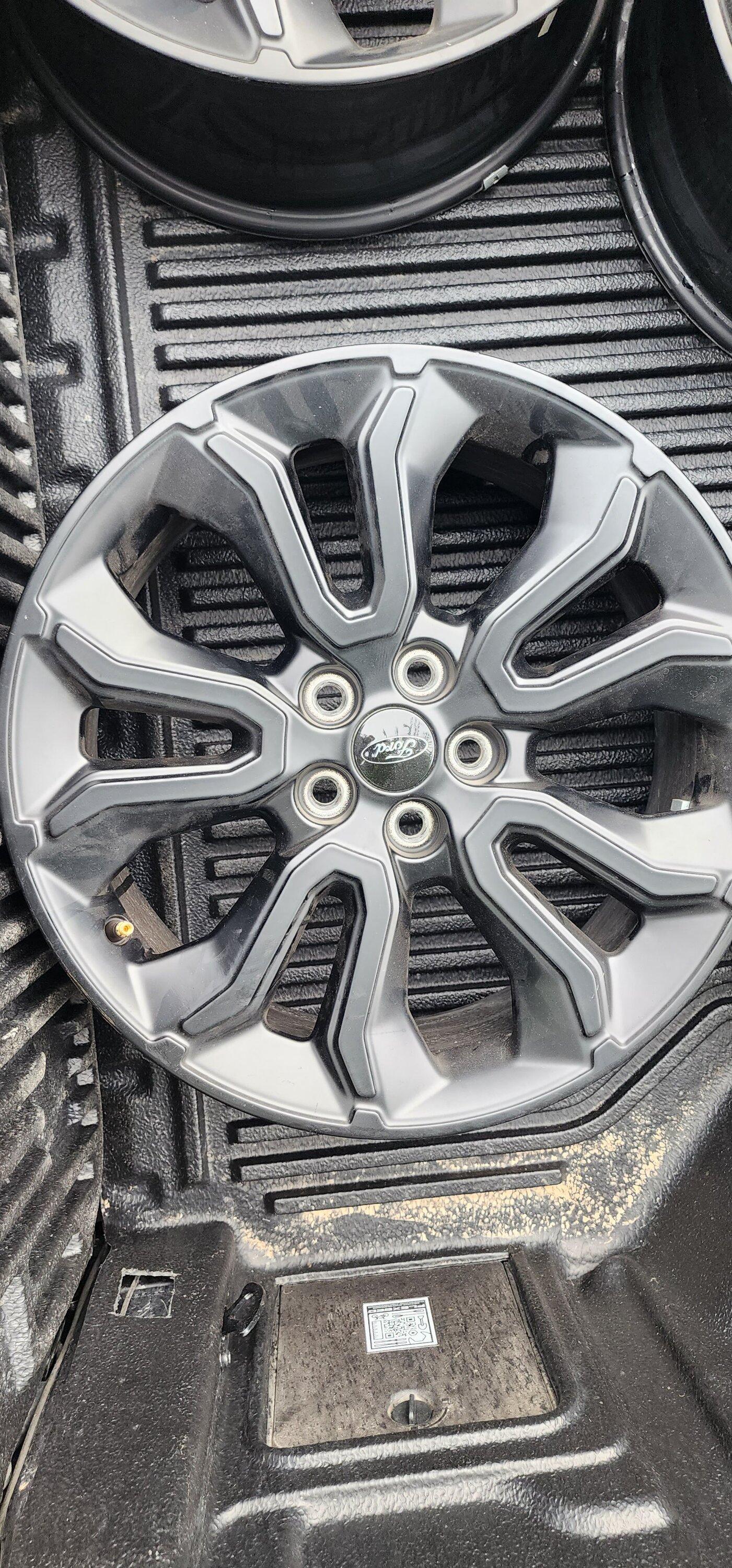 Ford Maverick 18" Machine BAP wheels 20230730_182548