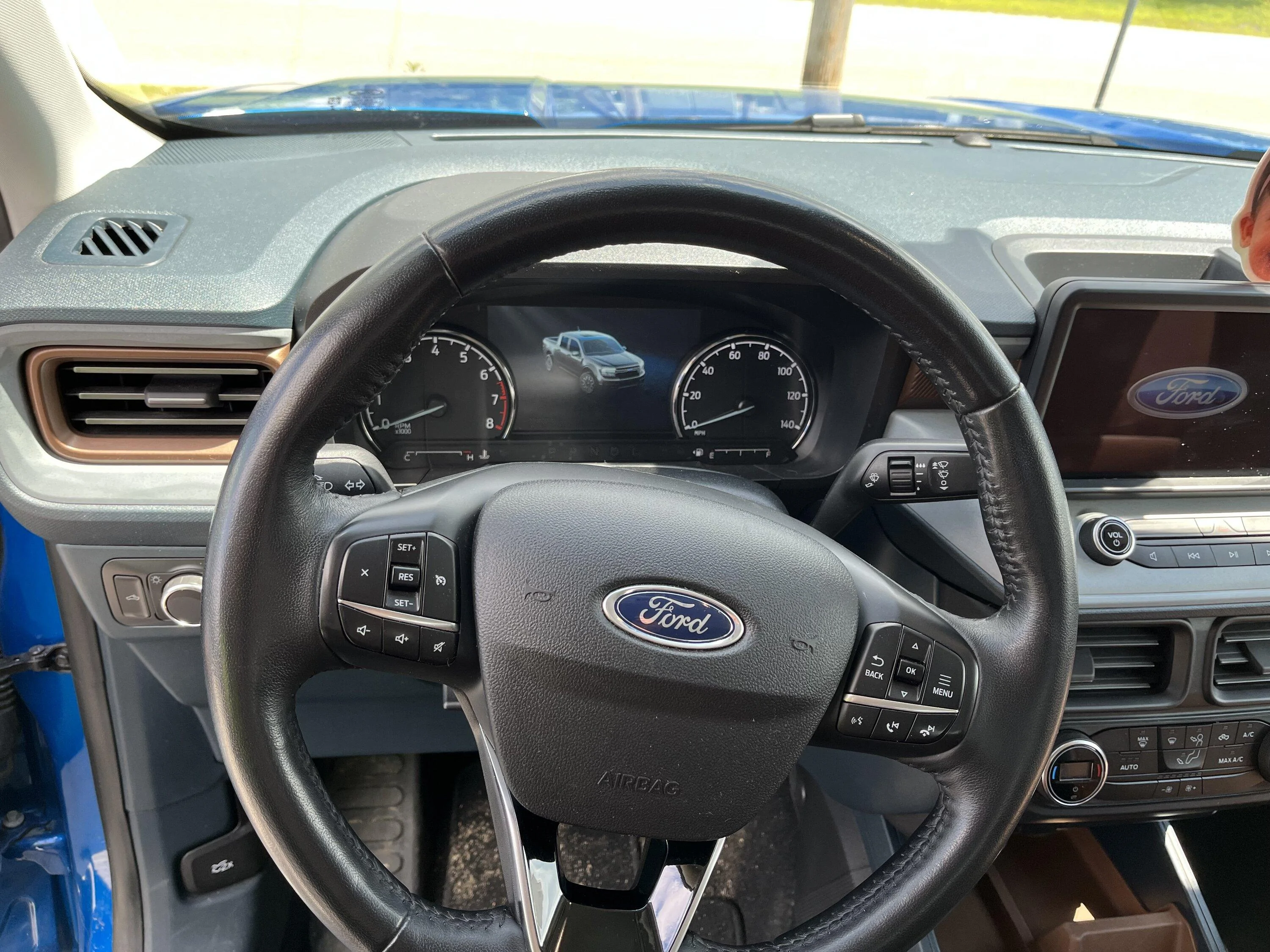 Ford Maverick 2022 Maverick Lariat Velocity Blue. $36,000 OBO IMG_0939