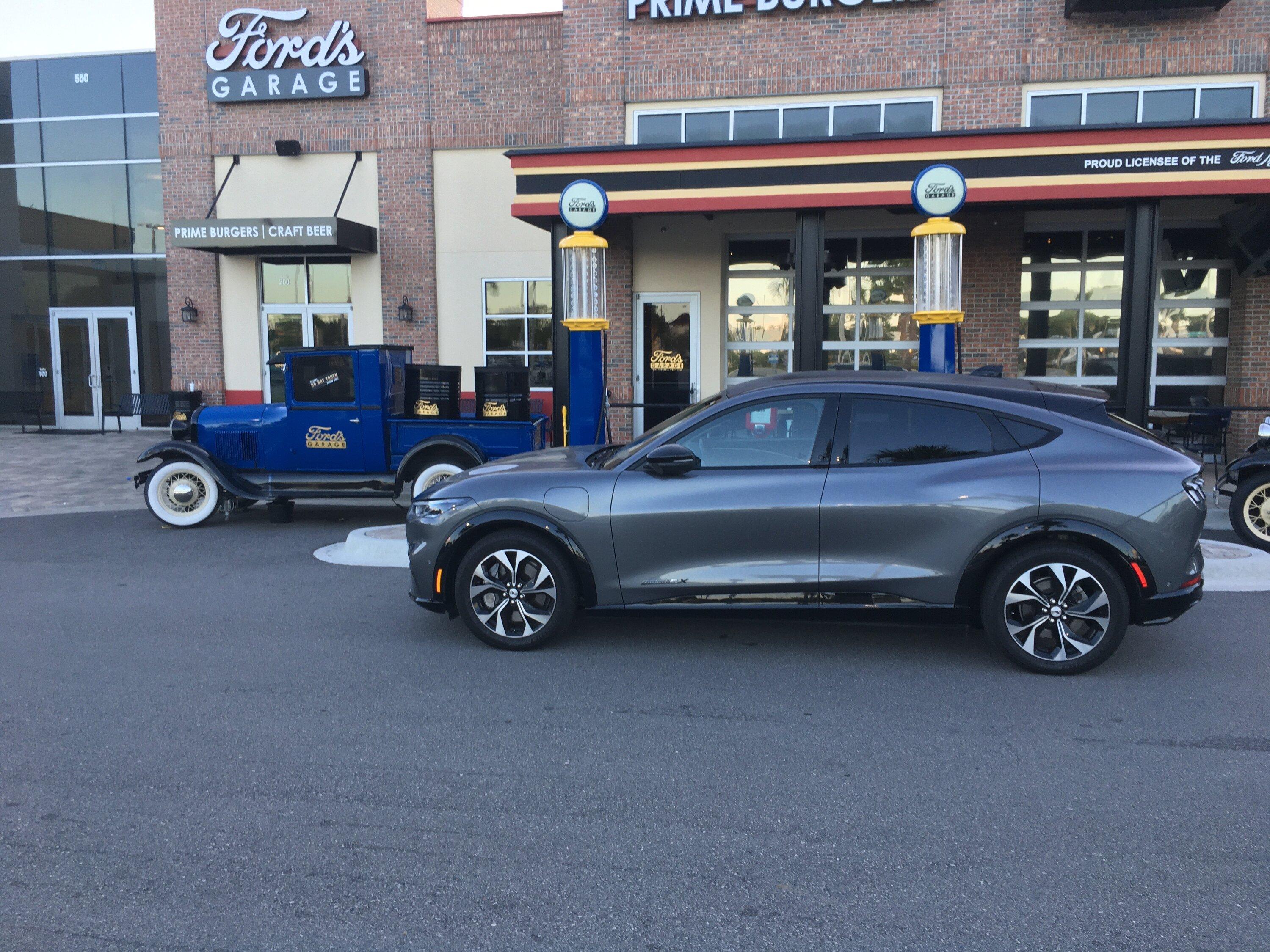 Ford Maverick 2023 Black Lariat Hybrid Available in NE FL IMG_0846