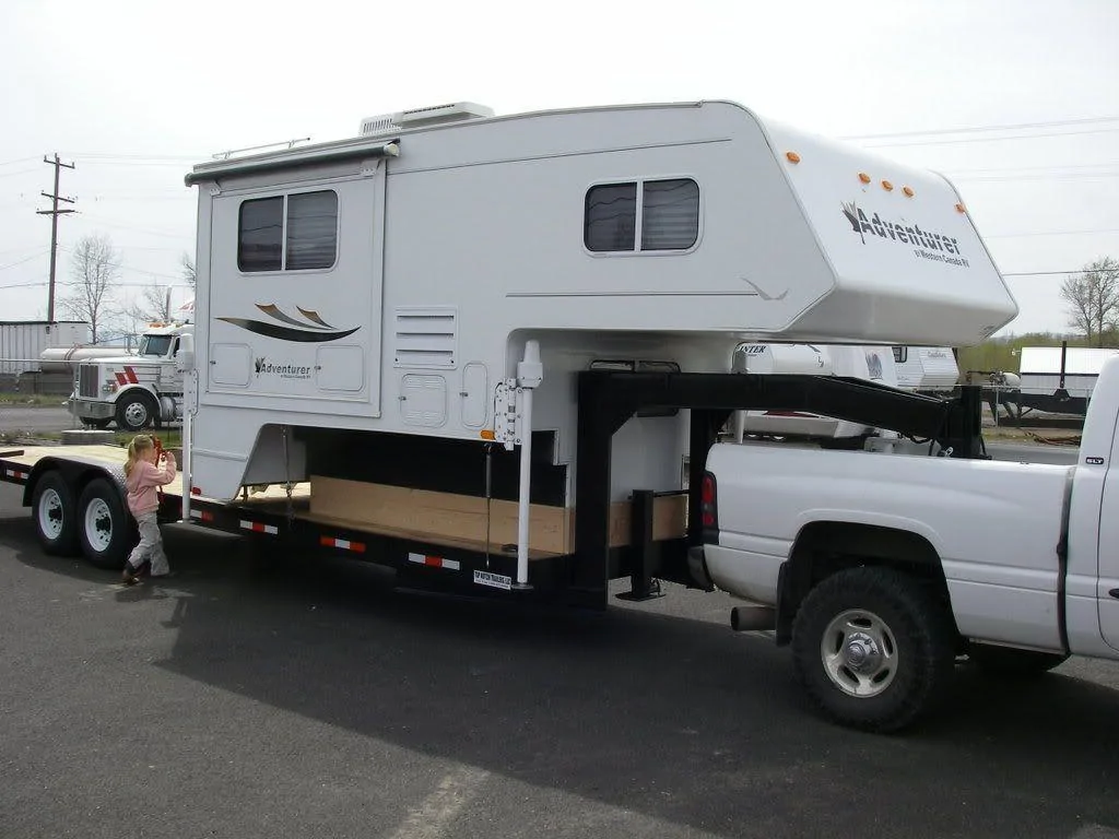 Ford Maverick 5th Wheel Camper for Maverick? R (1)