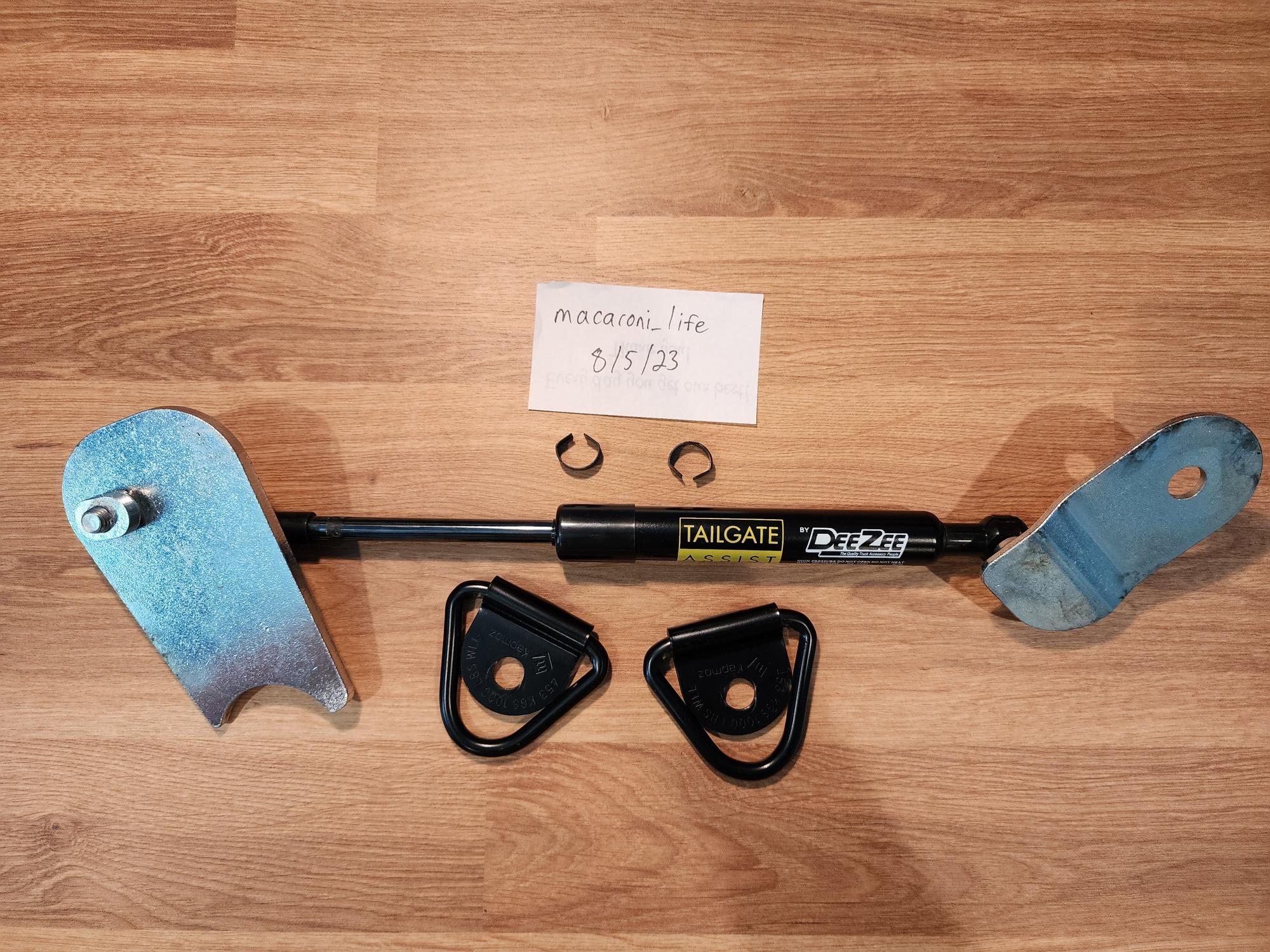 Ford Maverick DeeZee Tailgate Assist (DZ43207) and V-ring tie downs 2023-08-05 10.52.08