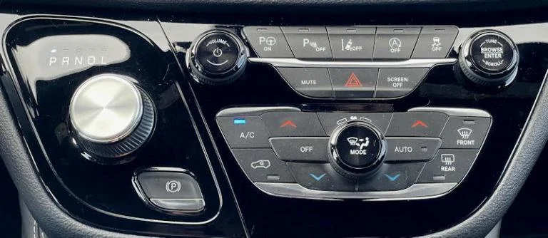 2021-chrysler-pacifica-ltd-5-768x334.webp