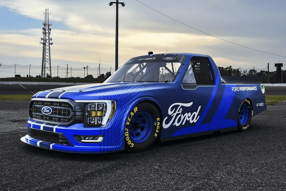Ford Maverick Premium vs. Regular fuel data point nascar-truck-2022-ford-perform-2