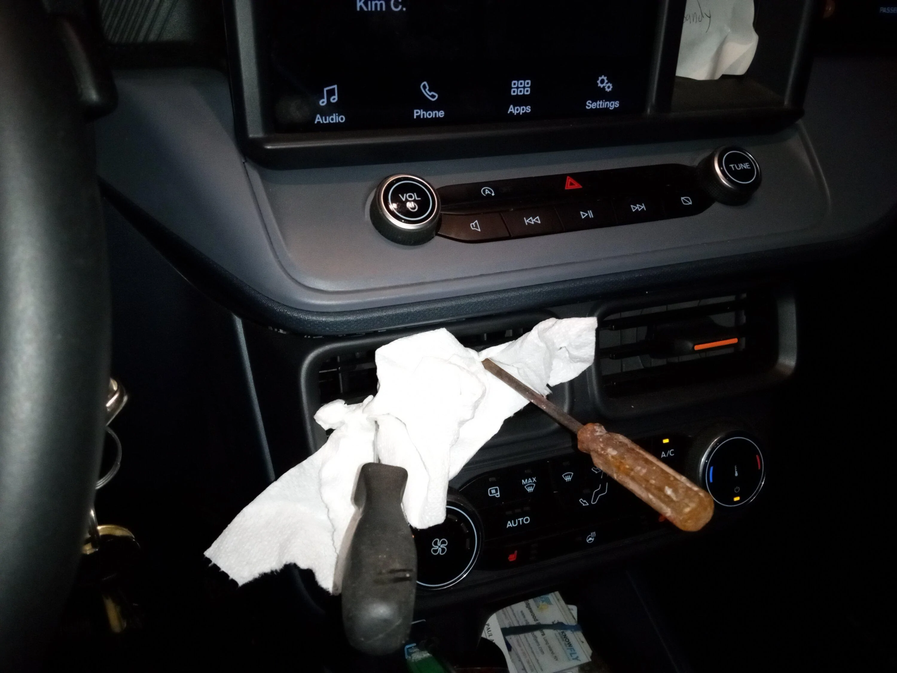 Ford Maverick Center Dash Vents Annoying vent