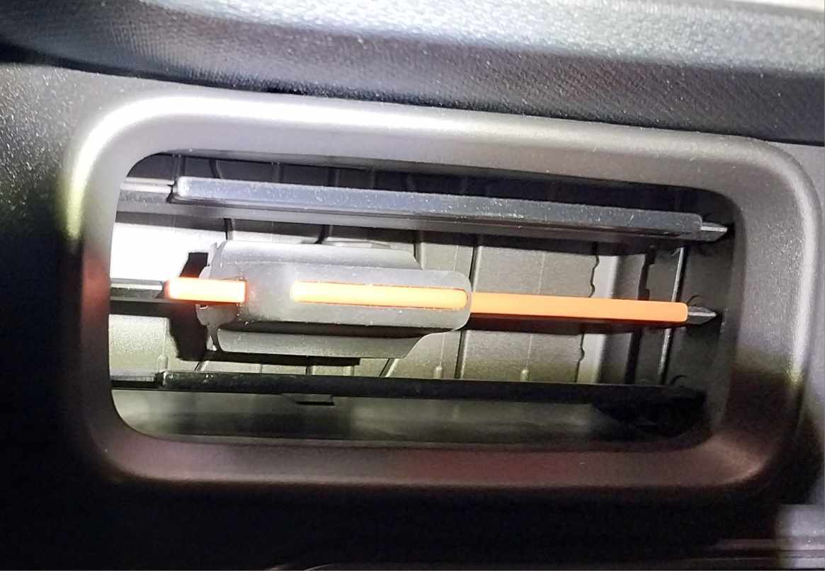 Ford Maverick Center Dash Vents Annoying c1_20230810_21425714