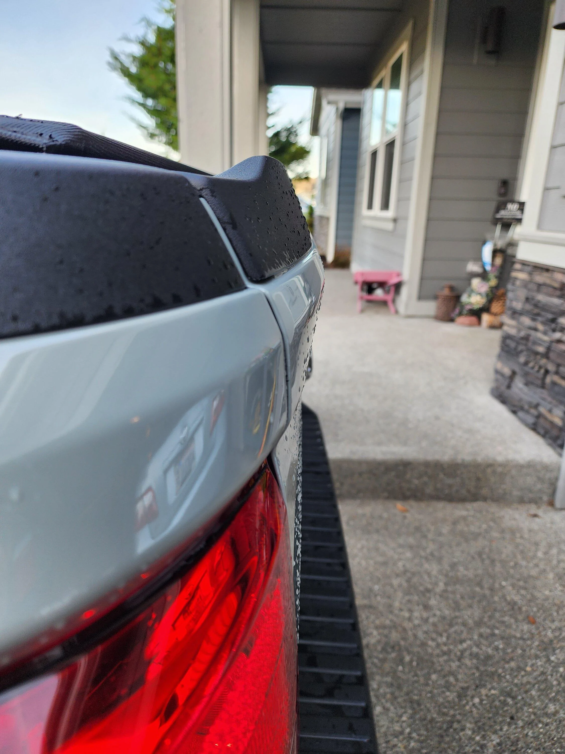 Ford Maverick Tailgate not flush with rear. Gap normal? 20230812_070719