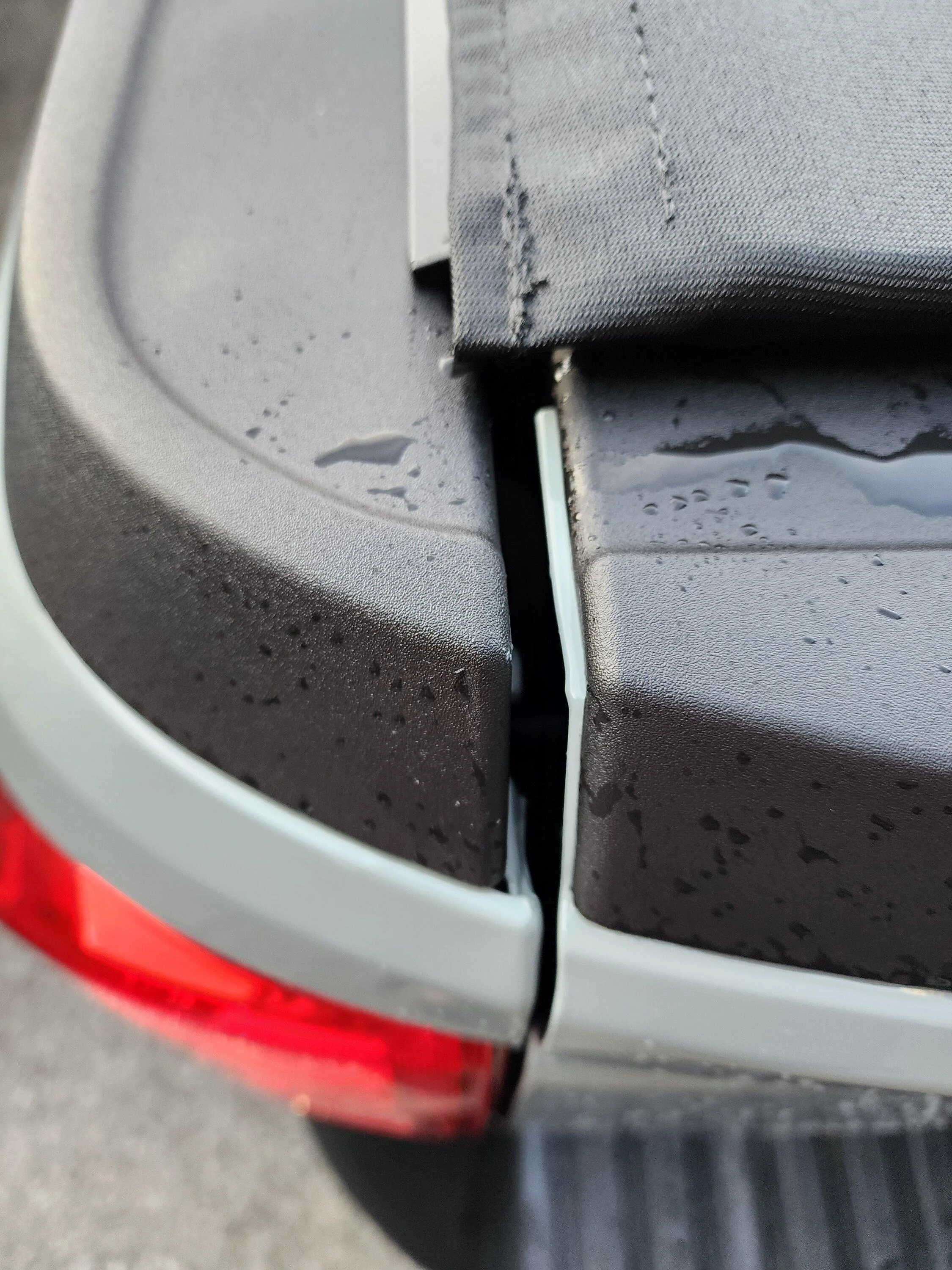 Ford Maverick Tailgate not flush with rear. Gap normal? 20230812_070724