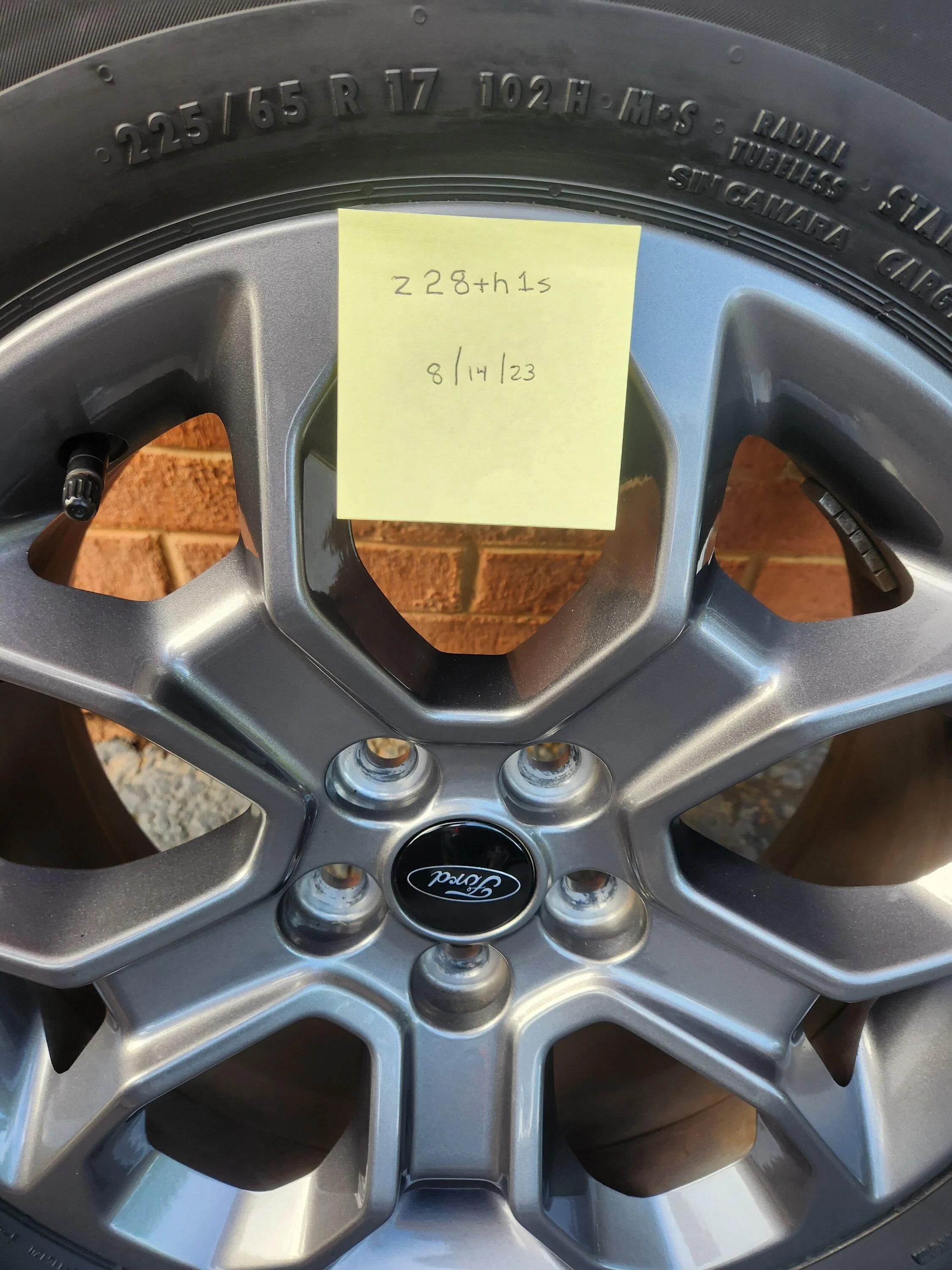 Ford Maverick Maverick XLT Wheels &Tires 20230815_182458